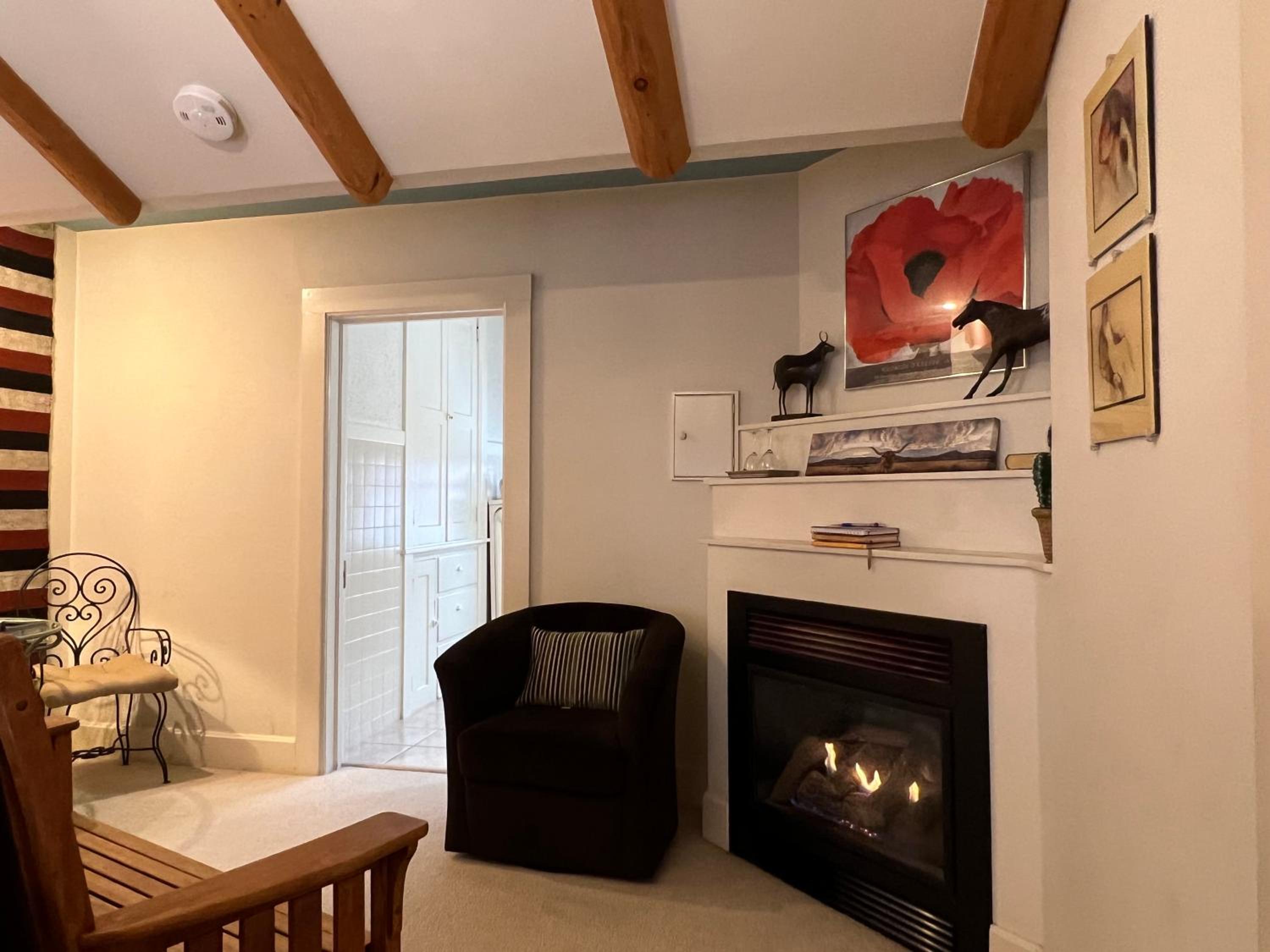 Deluxe Double Room with Bath photo 3