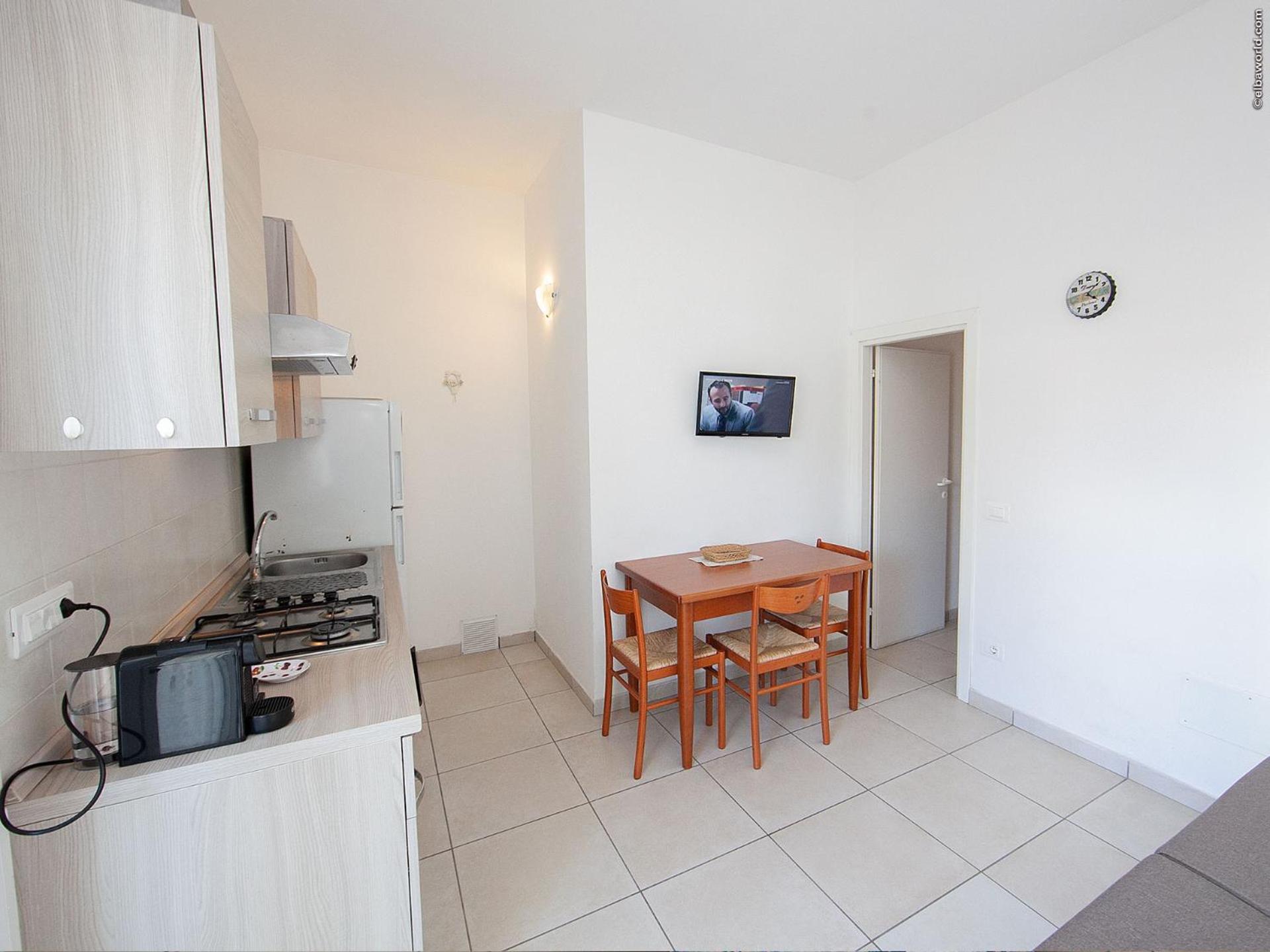 One-Bedroom Apartment photo 2