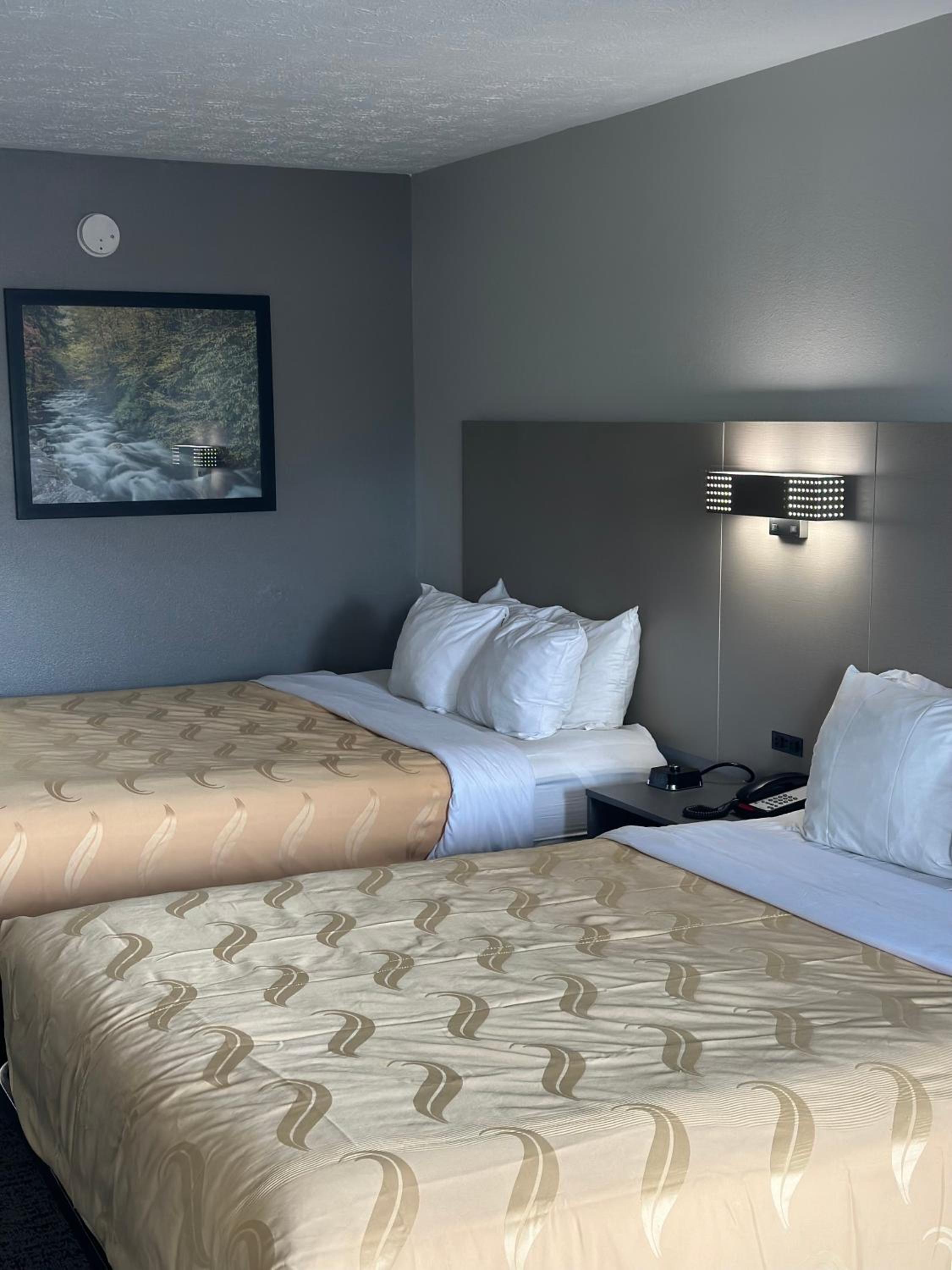 Queen Room with Two Queen Beds - Non-Smoking - Photo 1
