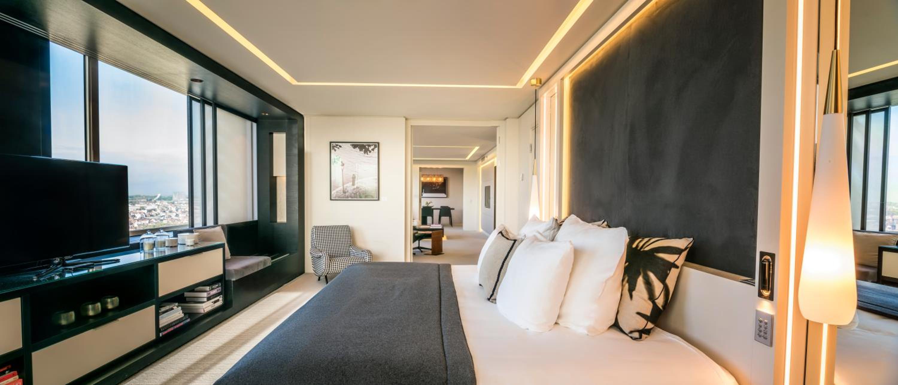 Suite with City View
