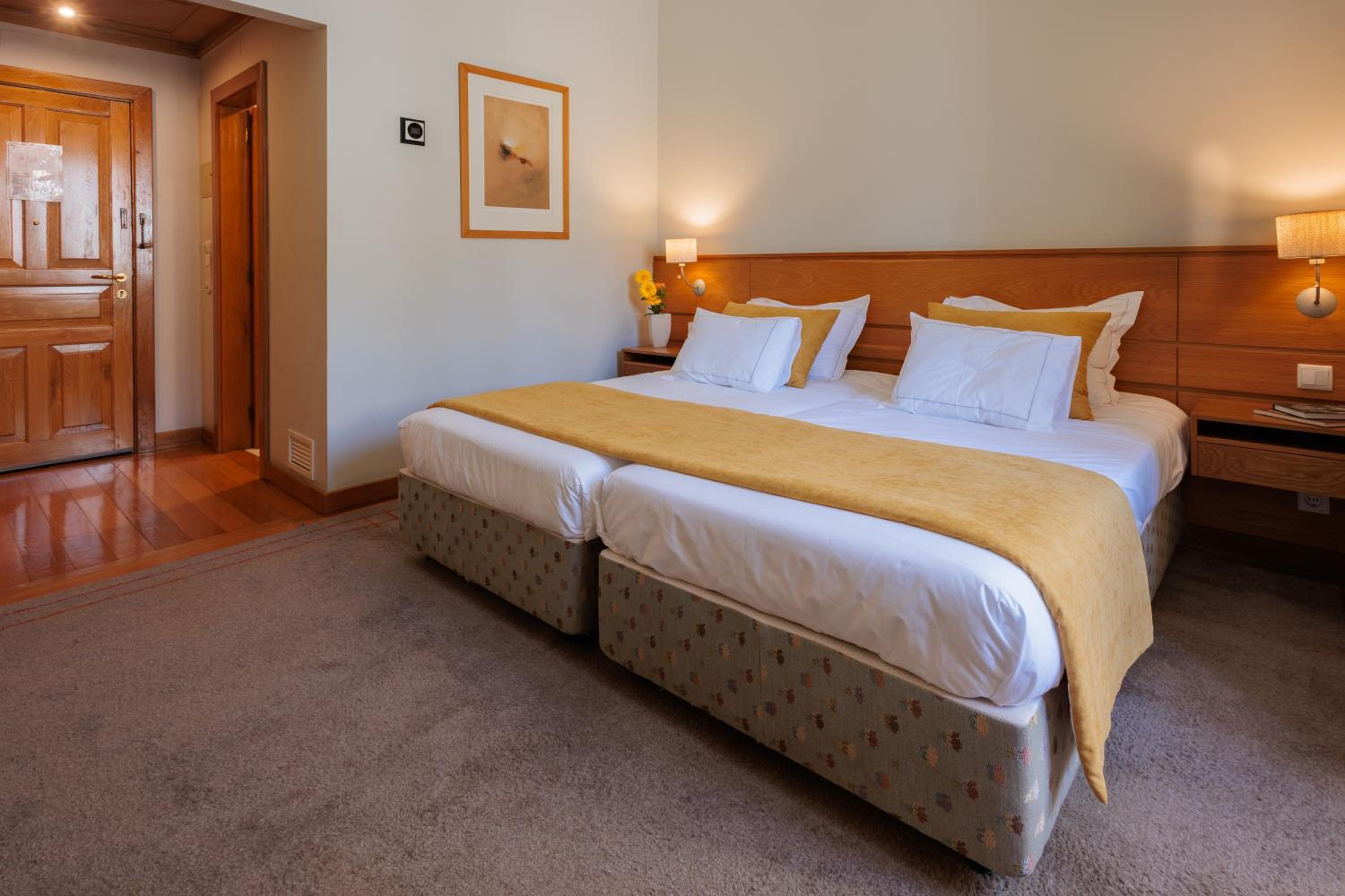 Standard Double or Twin Room - Photo 3