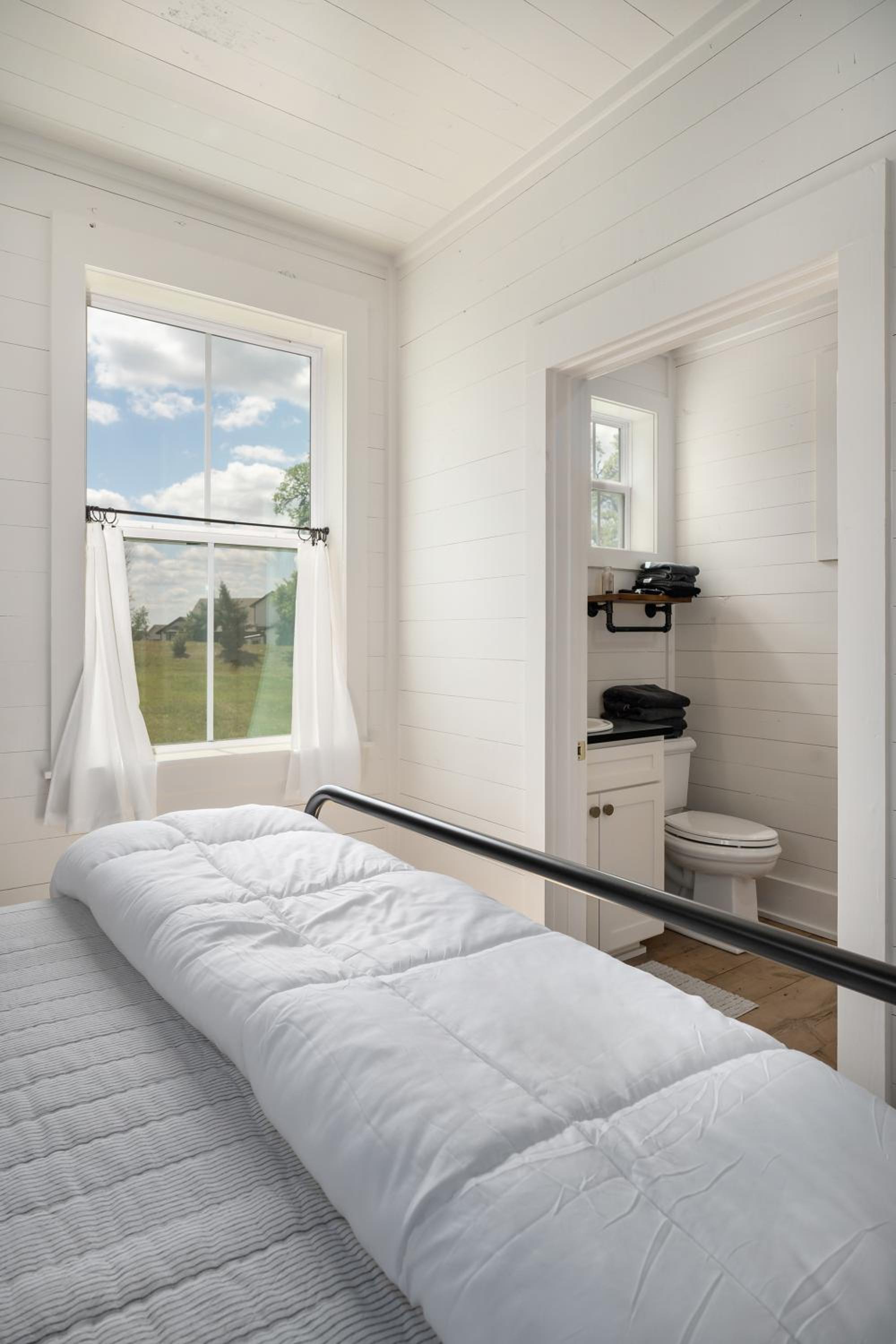 Double or Twin Room with Private Bathroom photo 3