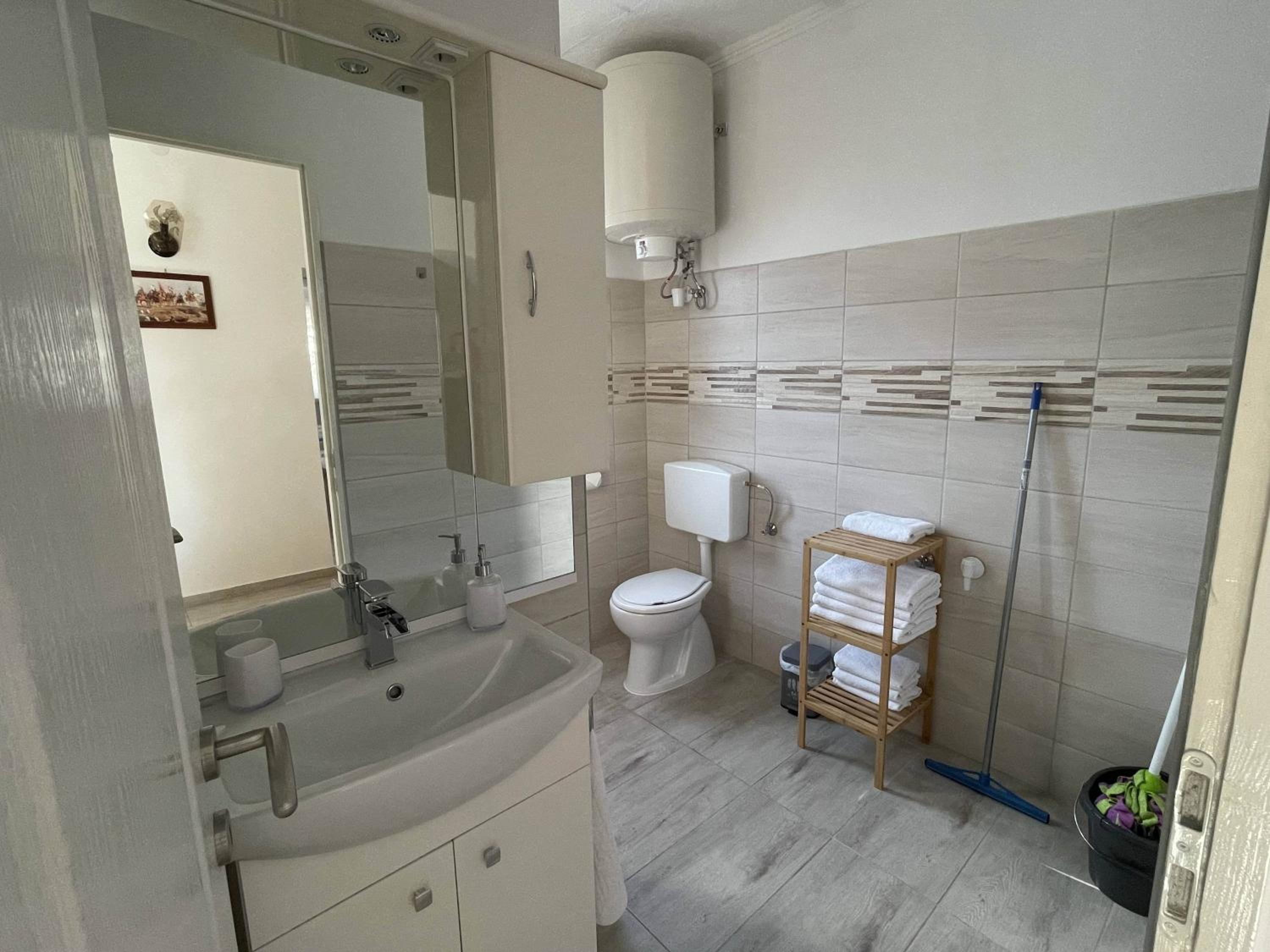 Apartment - Ground Floor photo 3