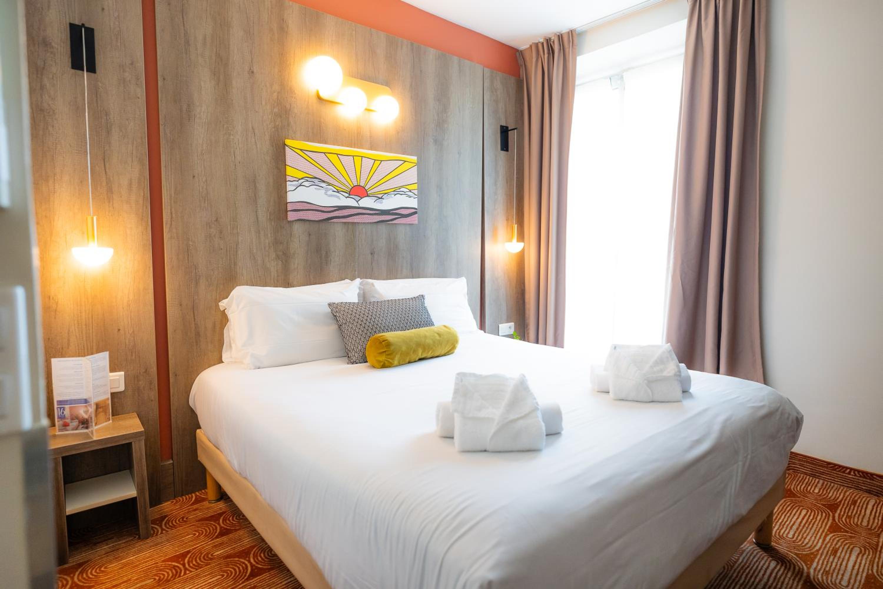 Small Standard Room - Photo 2