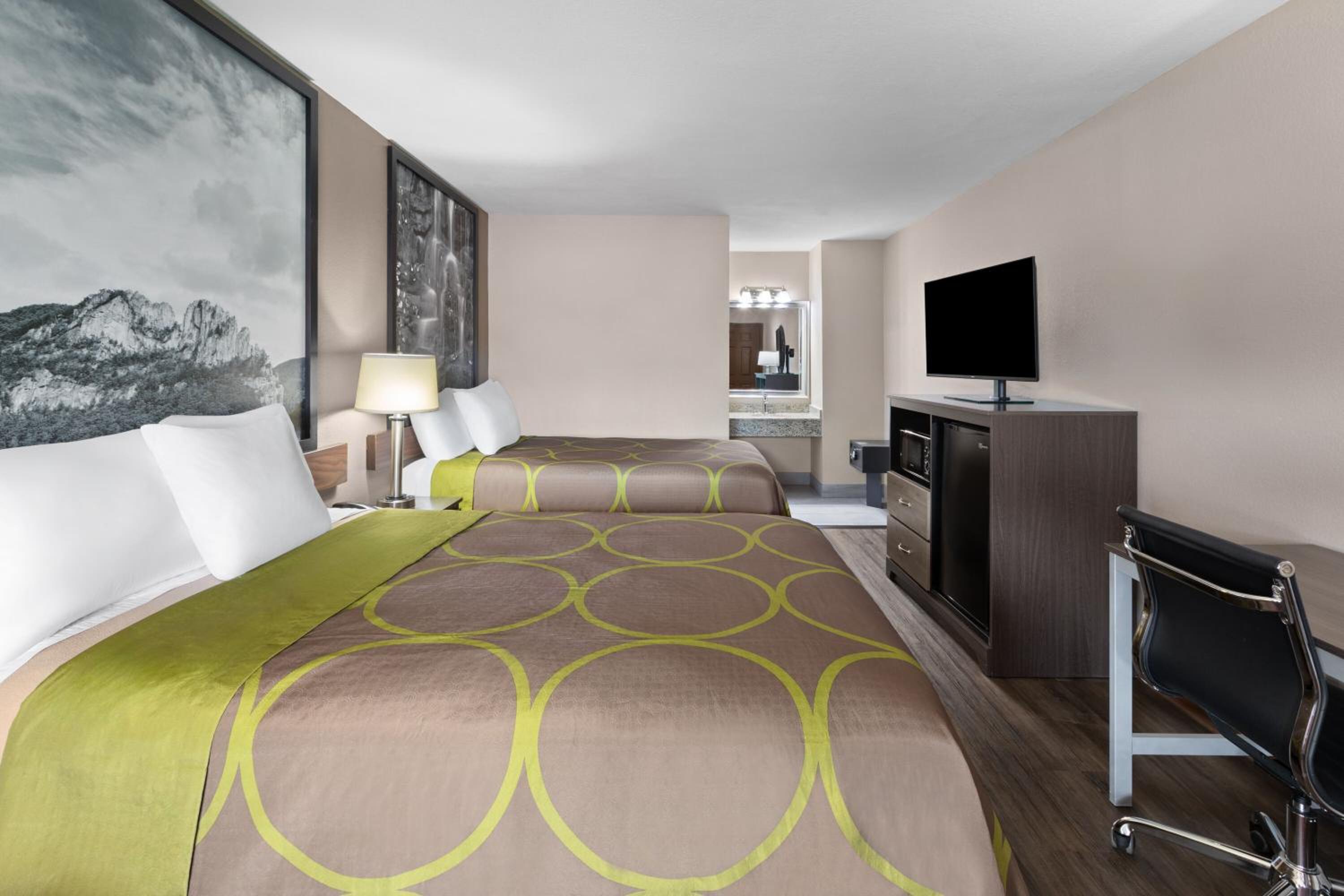 2 Double Beds, Non-Smoking - Photo 9