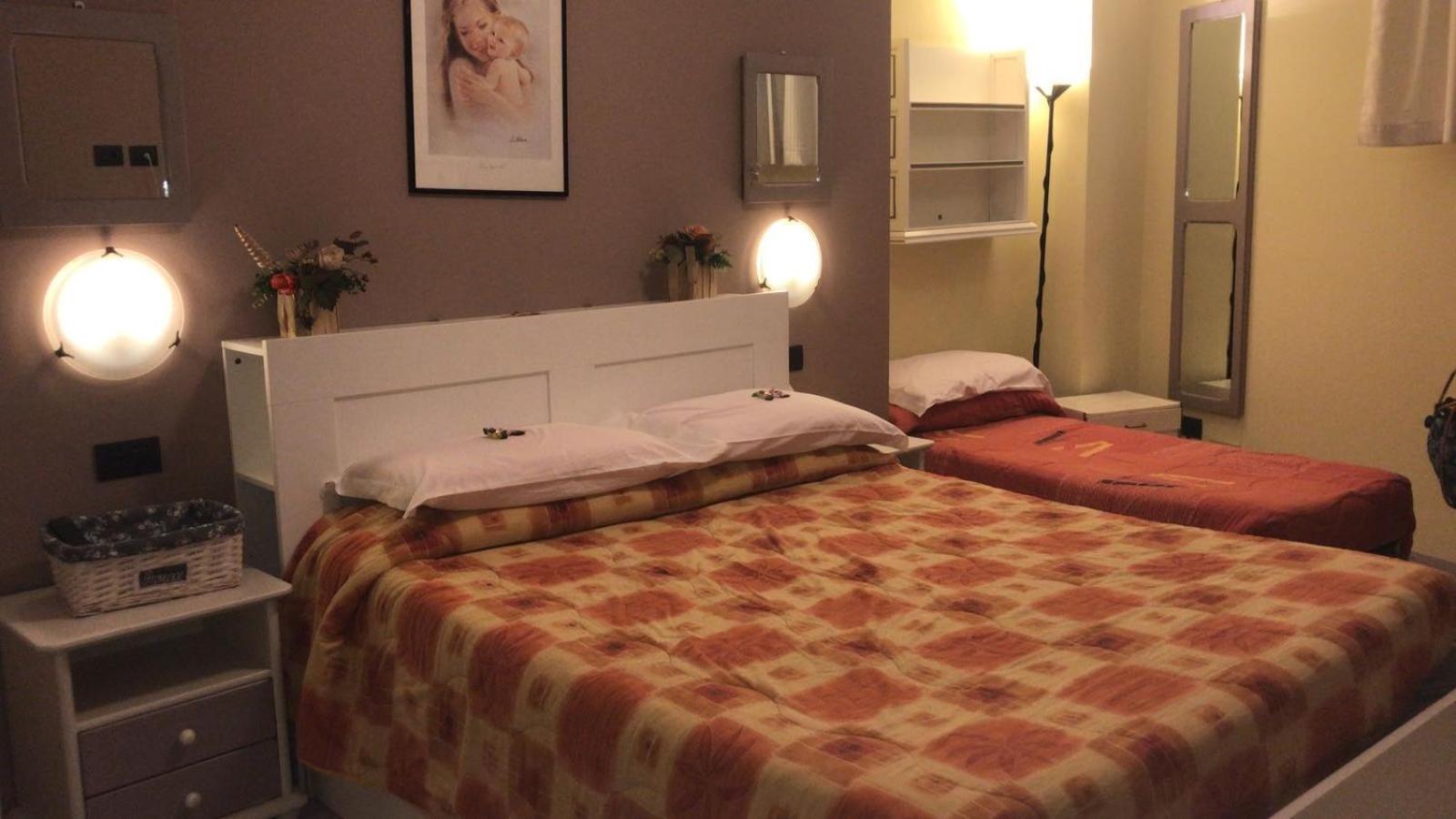 Standard Two-Bedroom Apartment - Basement photo 3