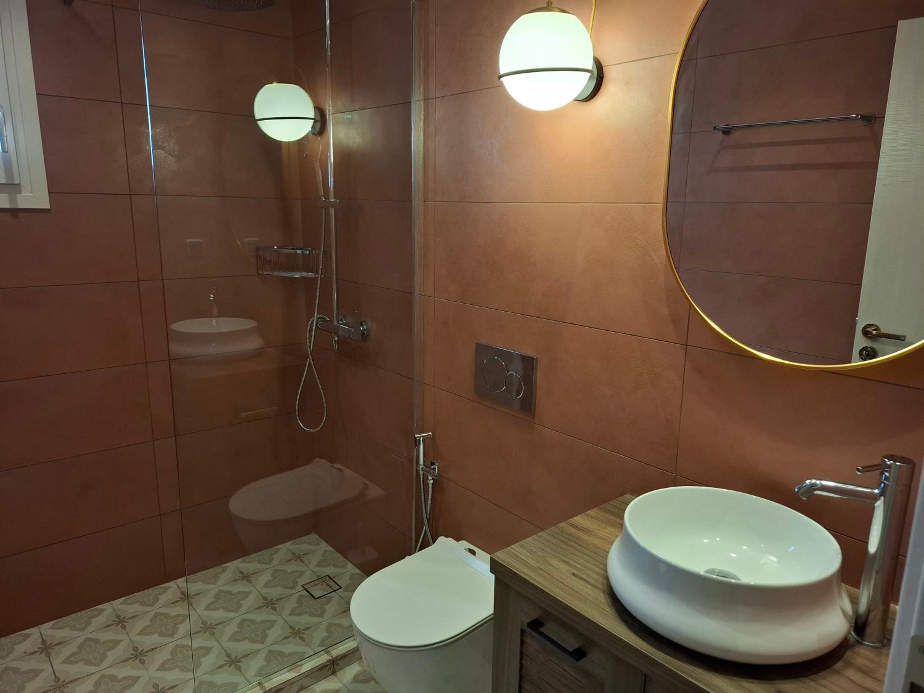 Deluxe King Suite photo 2