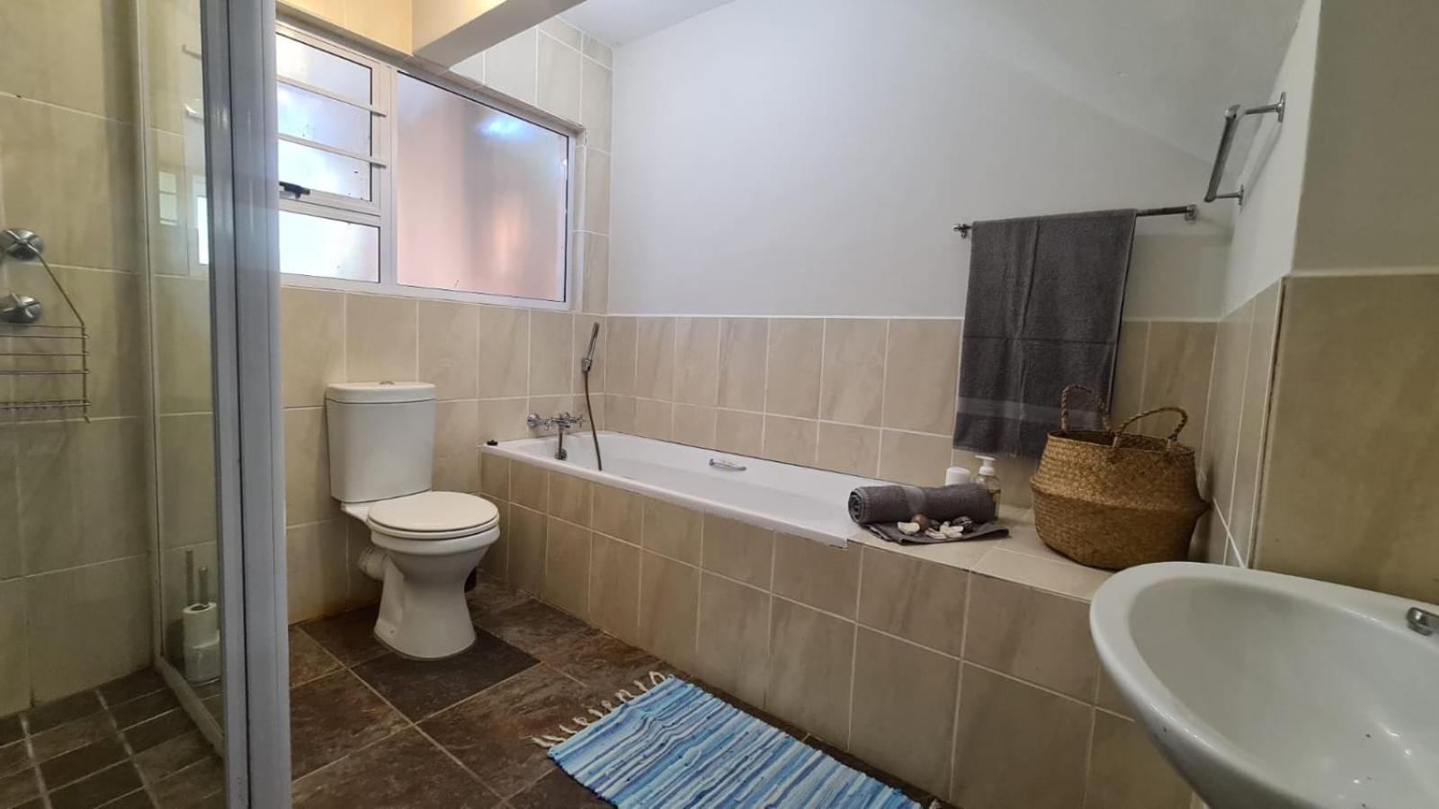 Four-Bedroom House photo 2