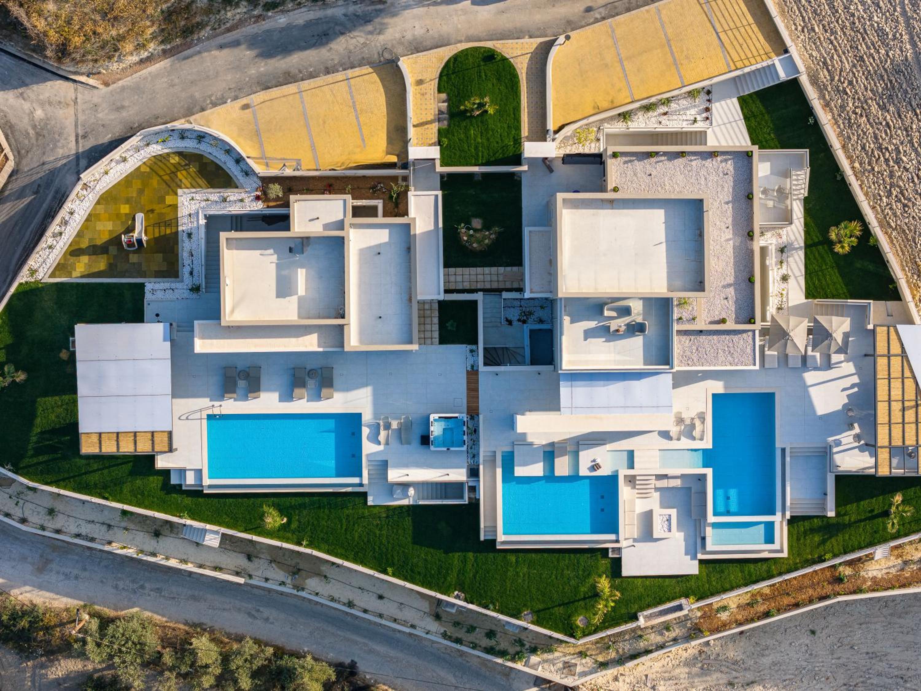 Villa photo 2