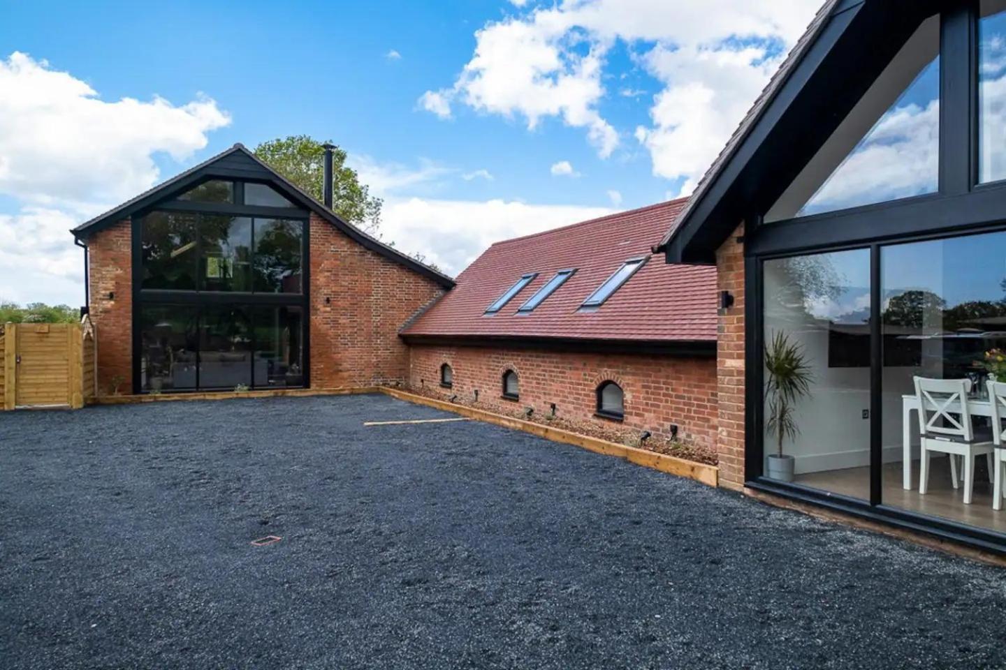 Four-Bedroom House photo 2