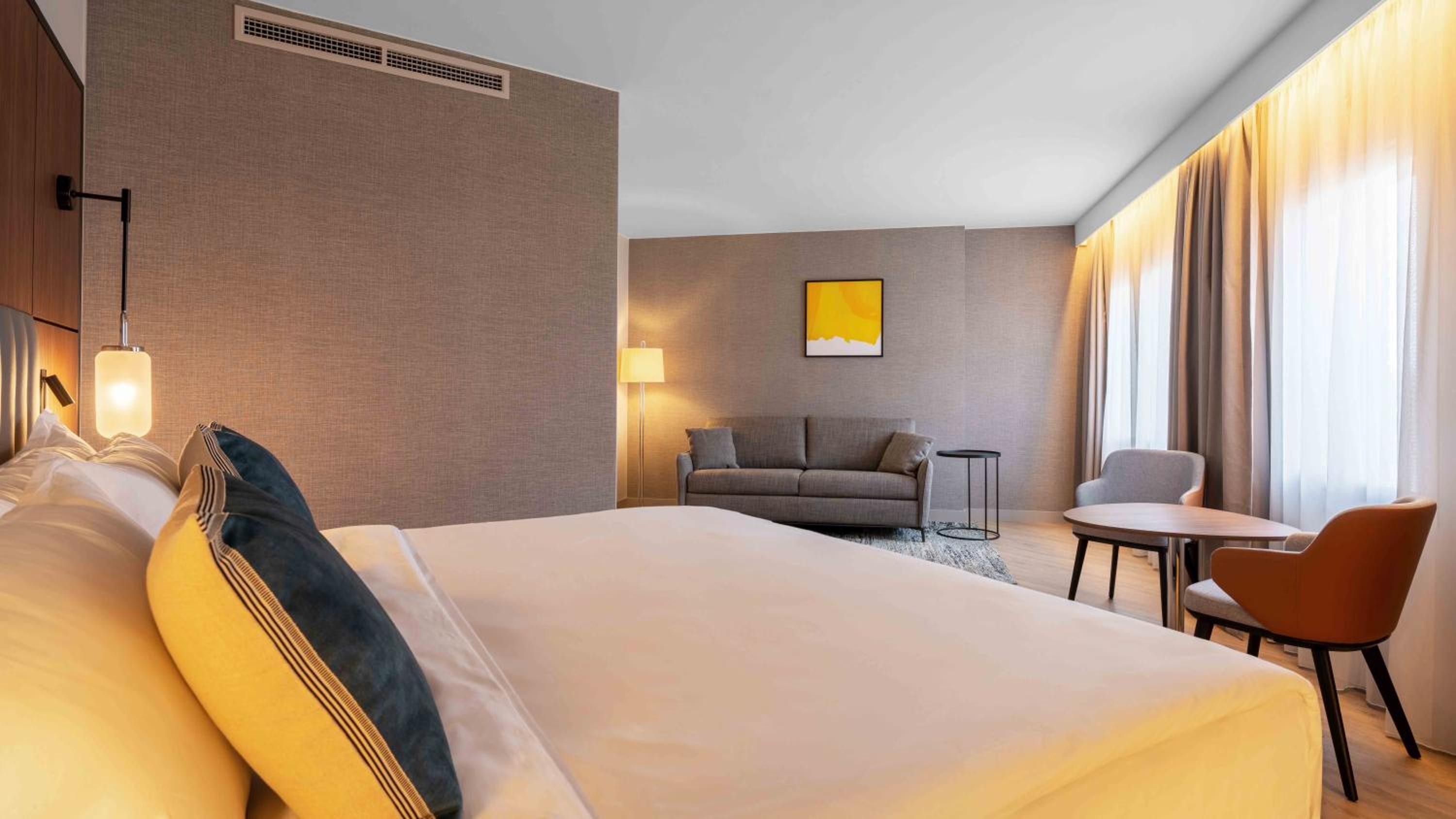 Junior King Suite with Free Spa Access