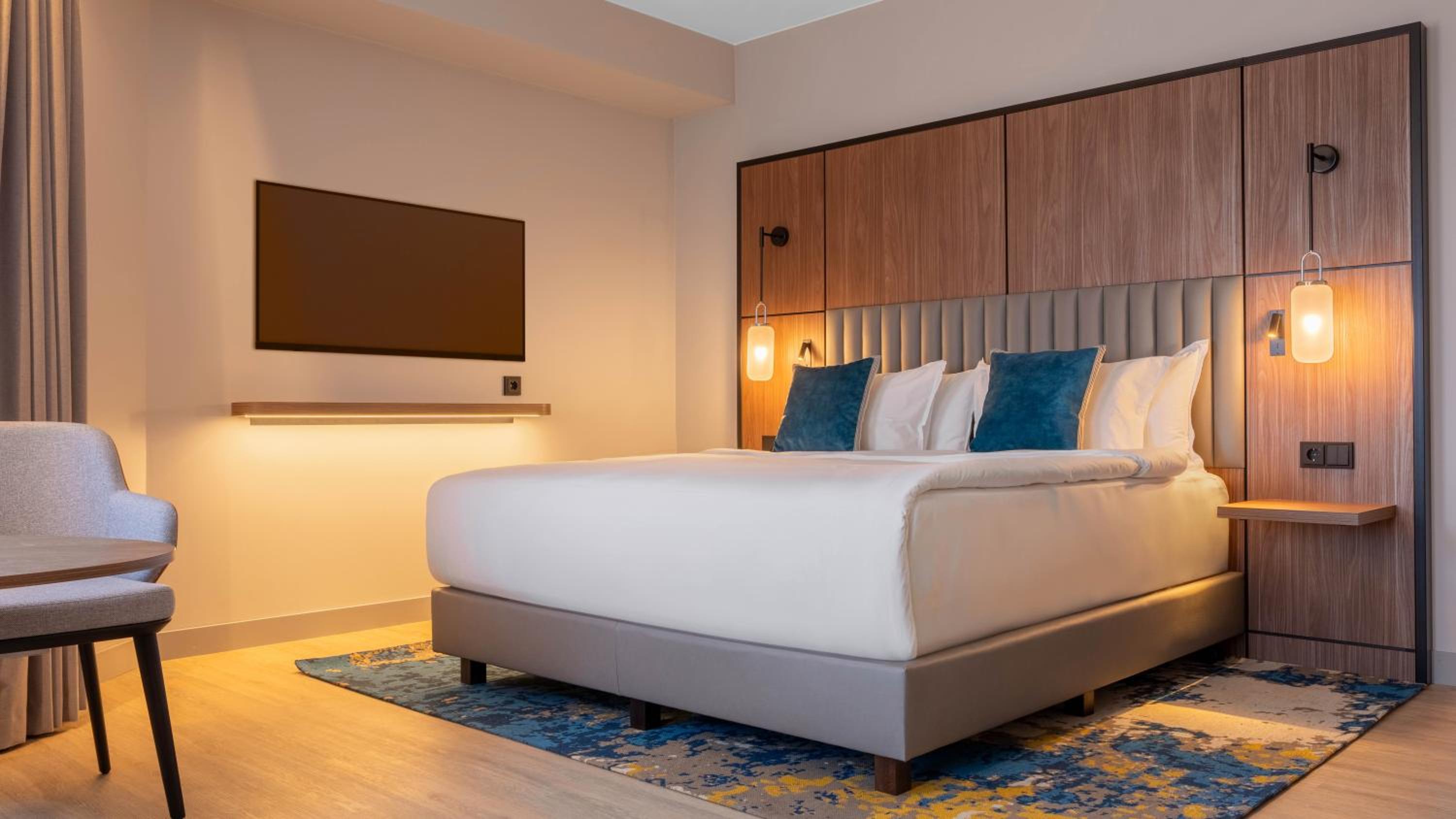 Junior King Suite with Free Spa Access