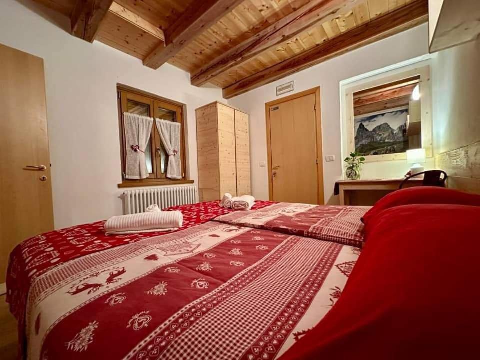 Double or Twin Room with Private Bathroom photo 3