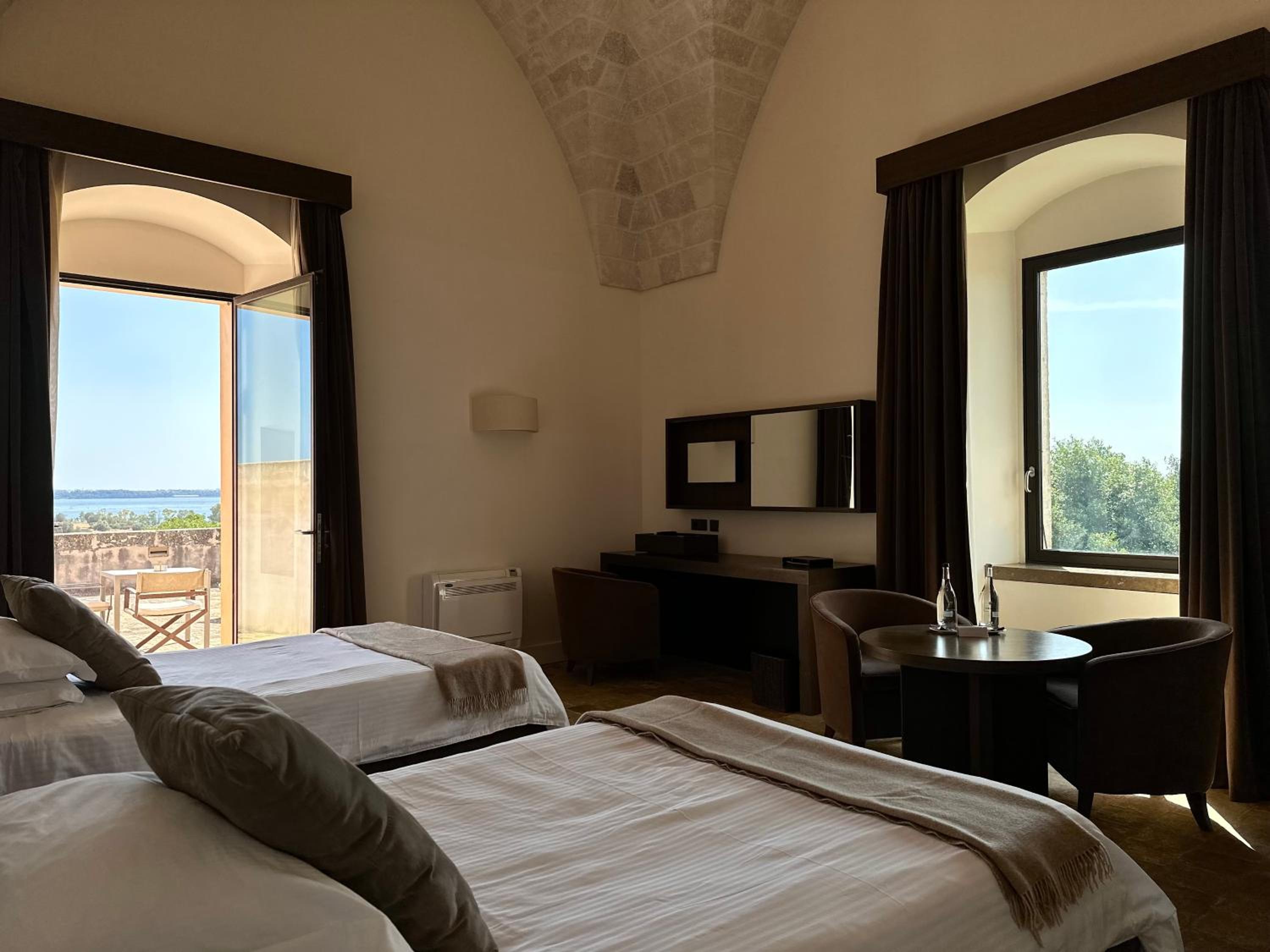 Exclusive Twin Room photo 2