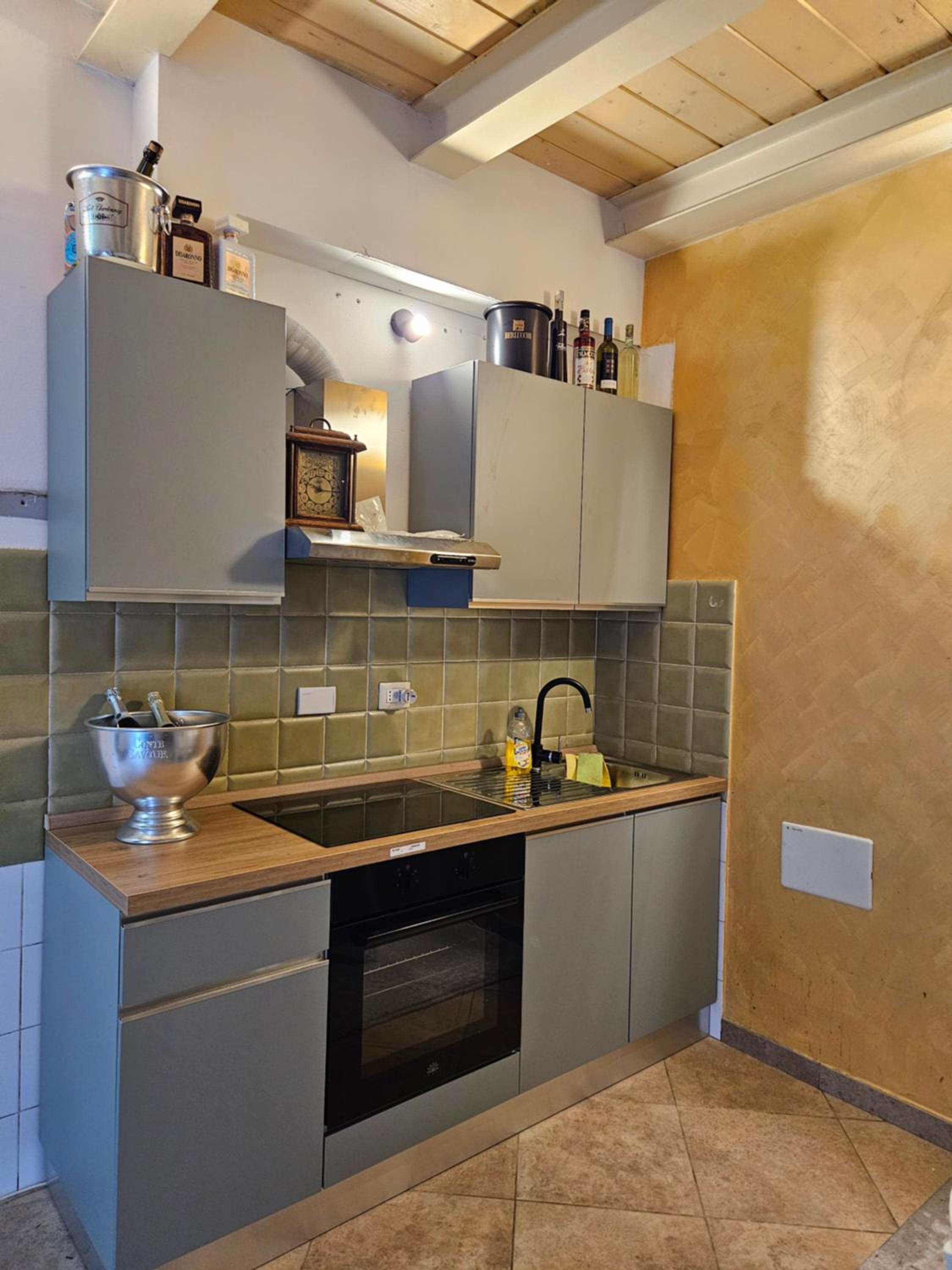 Three-Bedroom House photo 3
