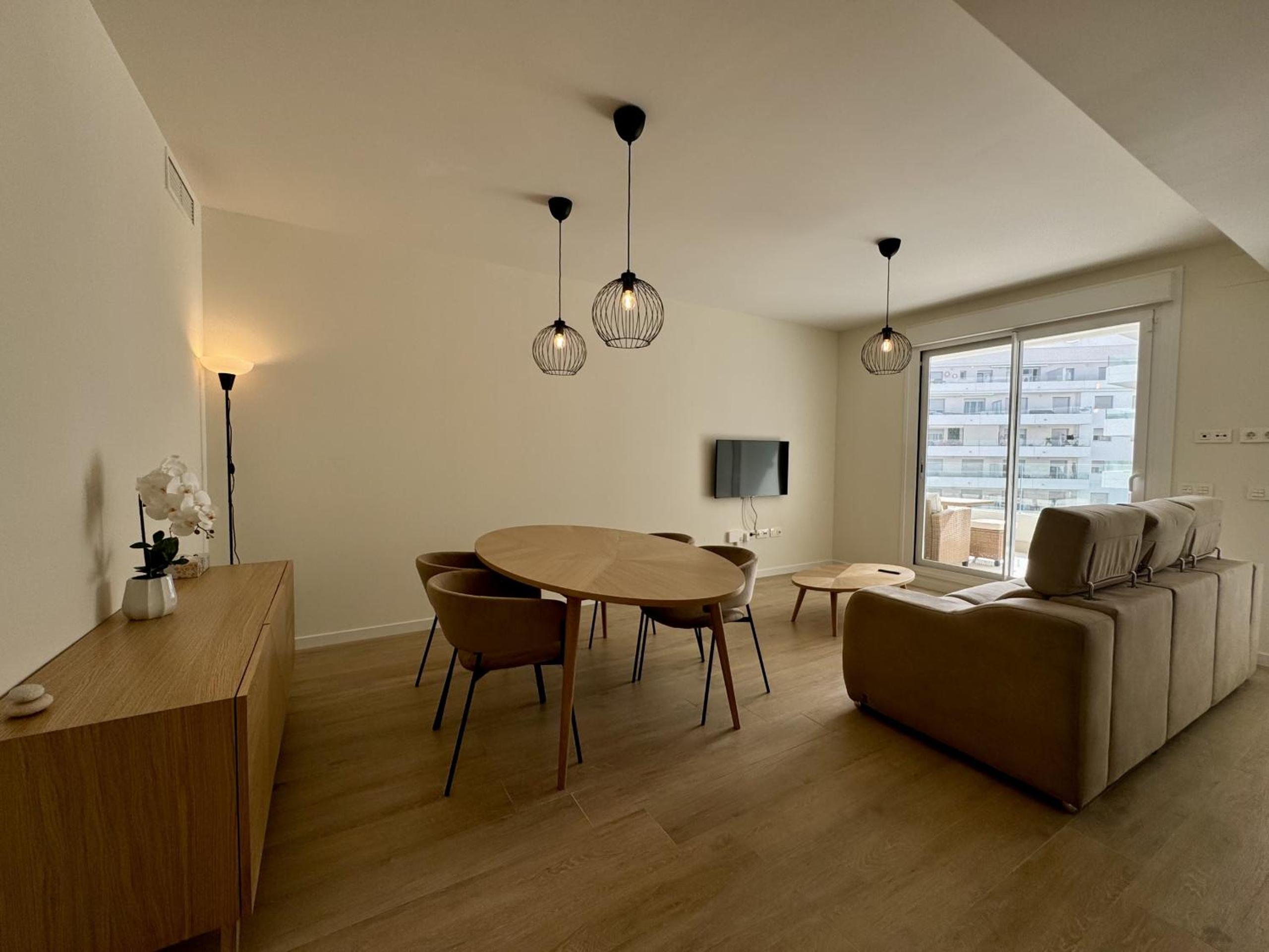 Apartamento de Dos Habitaciones con Vista a la Piscina
