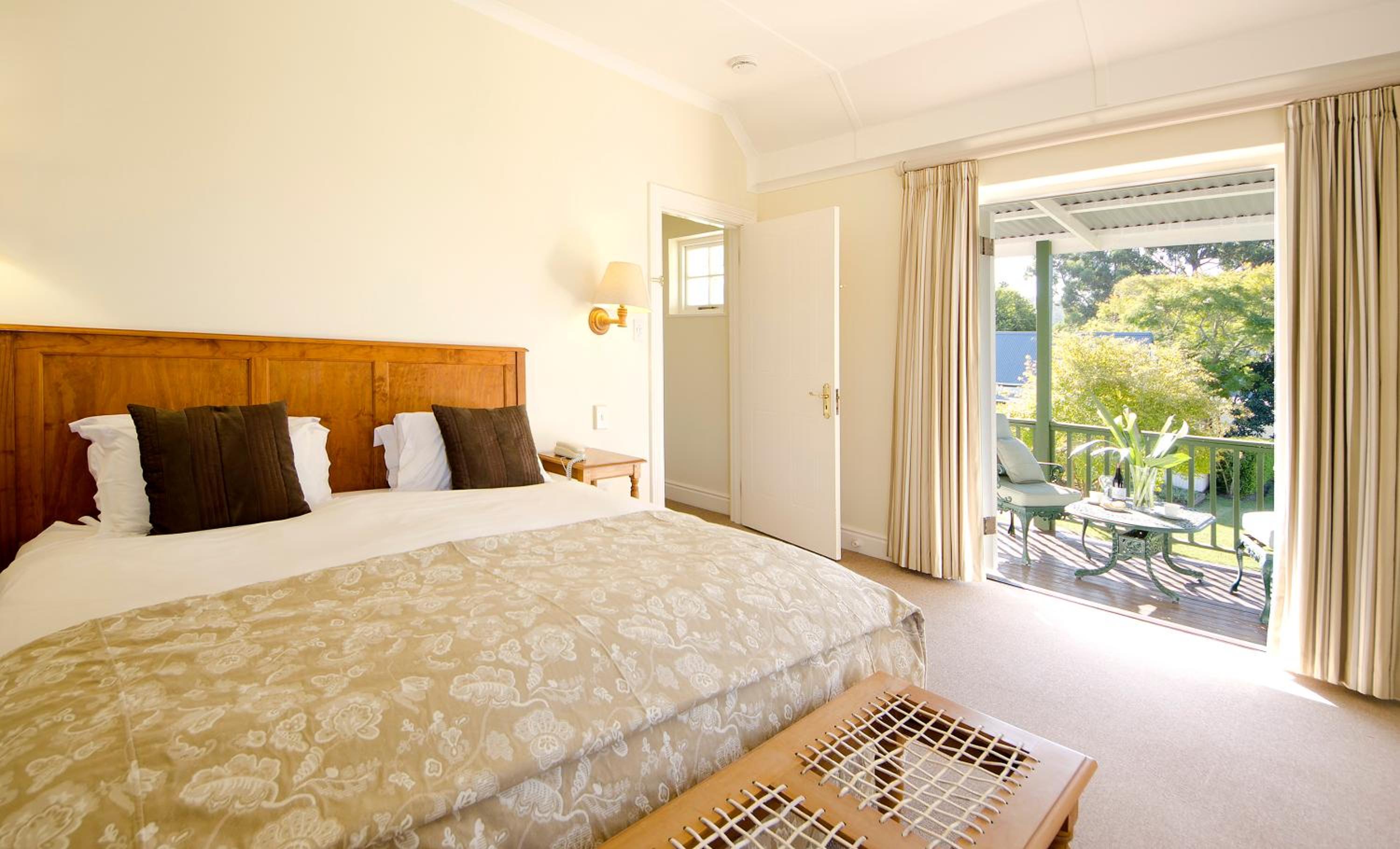 Three-Bedroom Villa - Photo 8