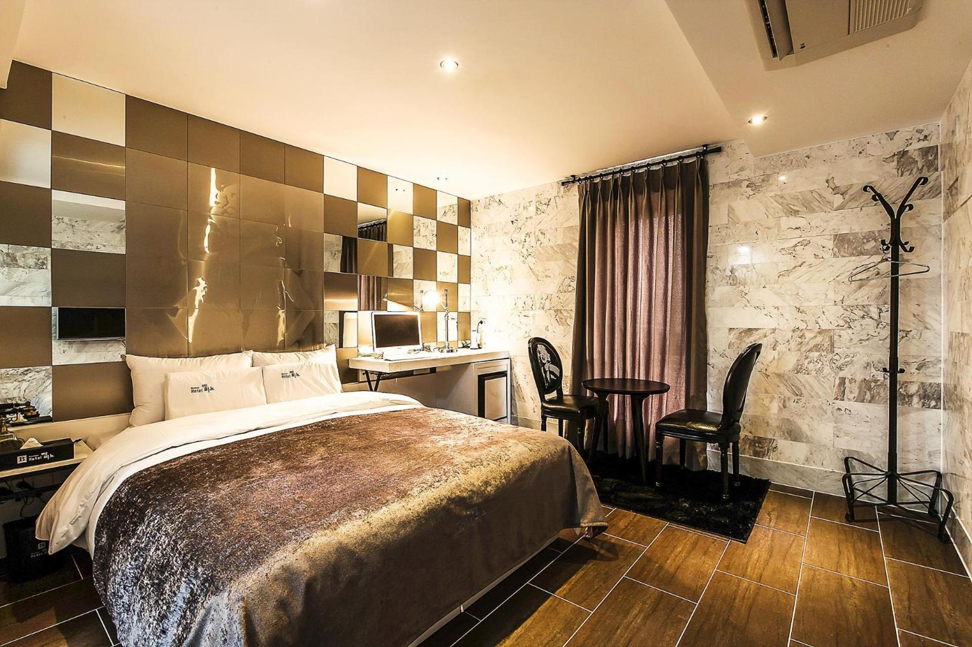 Double Room - Photo 3