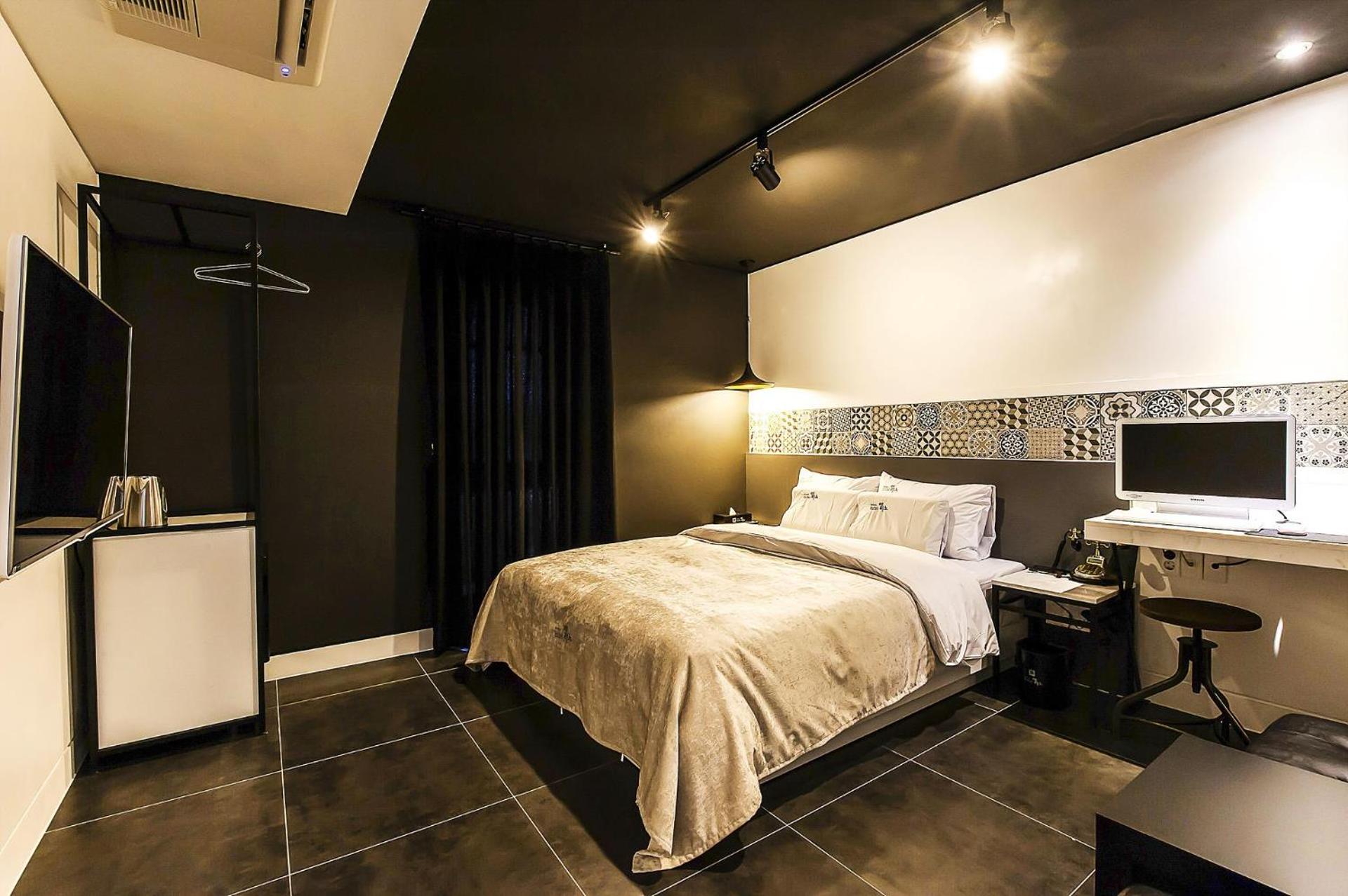 Double Room - Photo 4