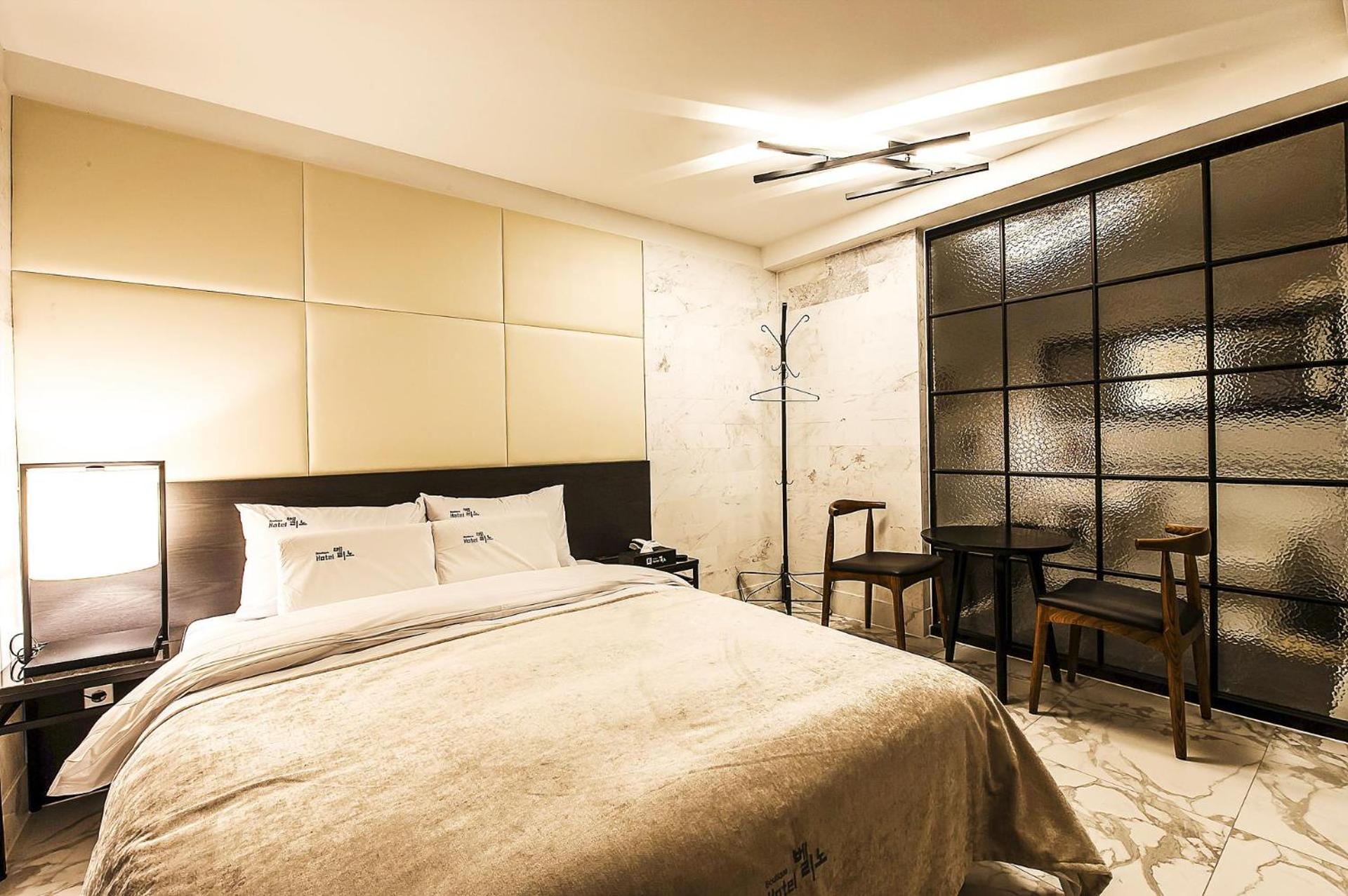 Double Room - Photo 5