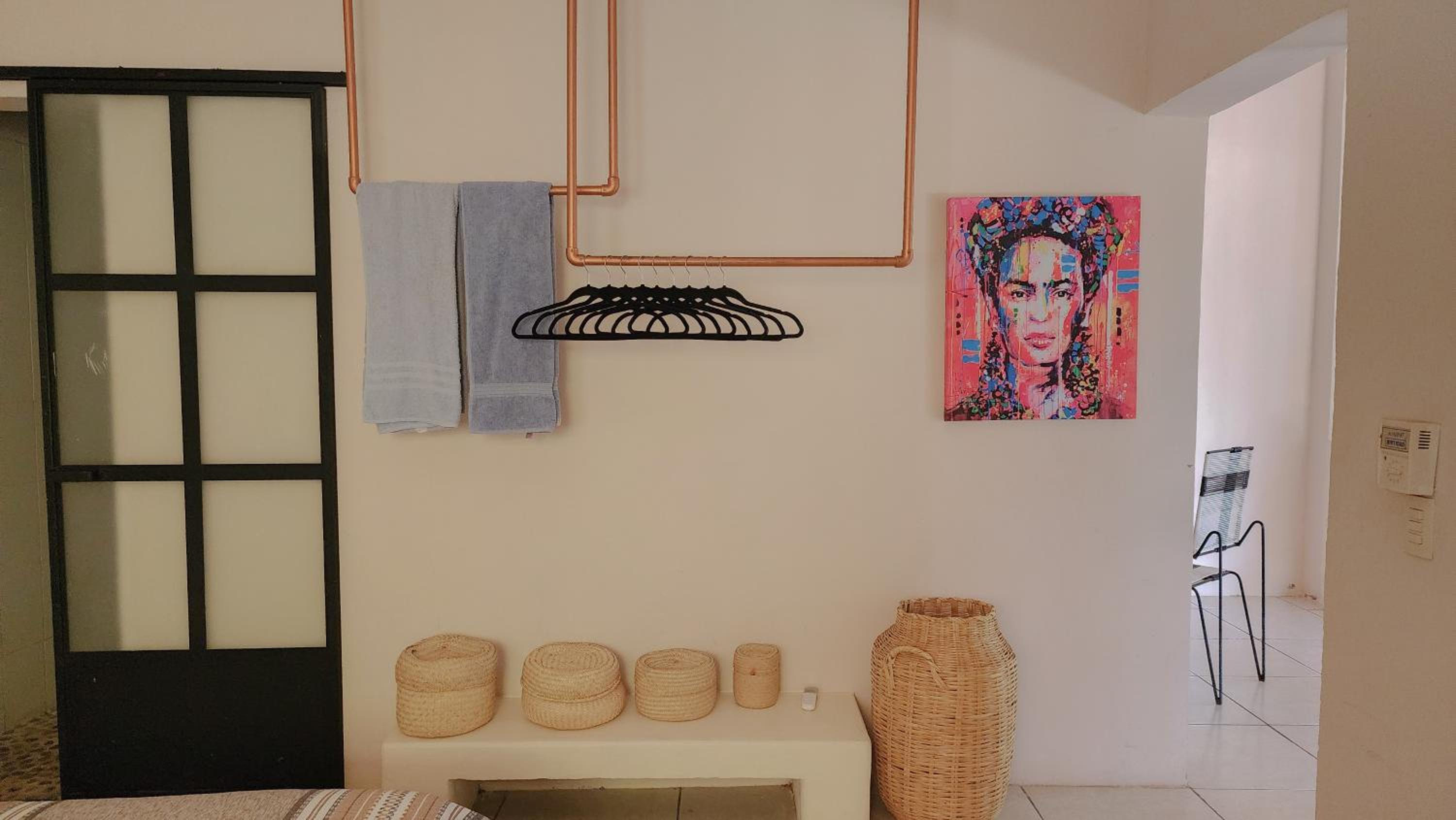 One-Bedroom Apartment - Photo 8