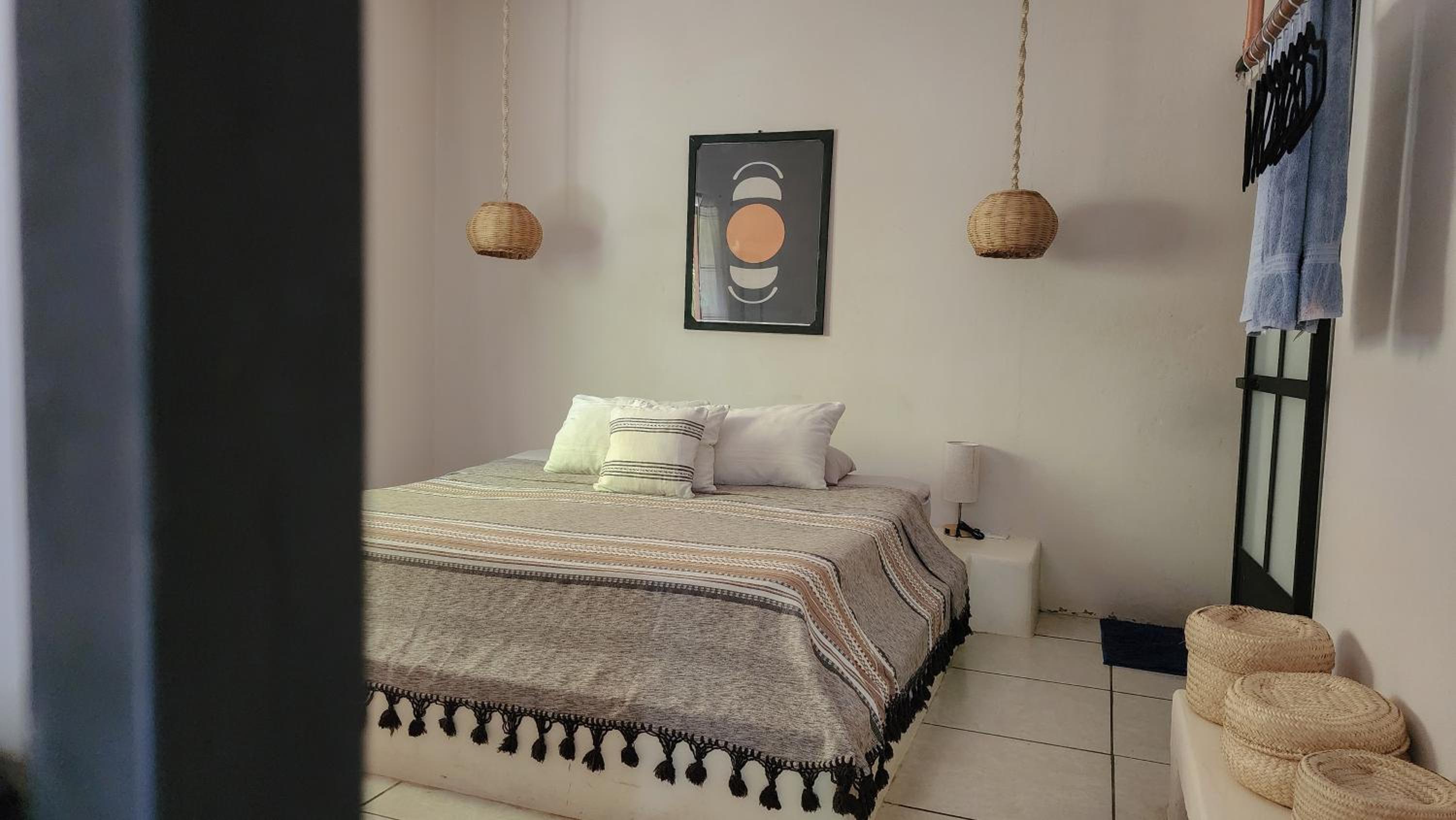 One-Bedroom Apartment - Photo 1