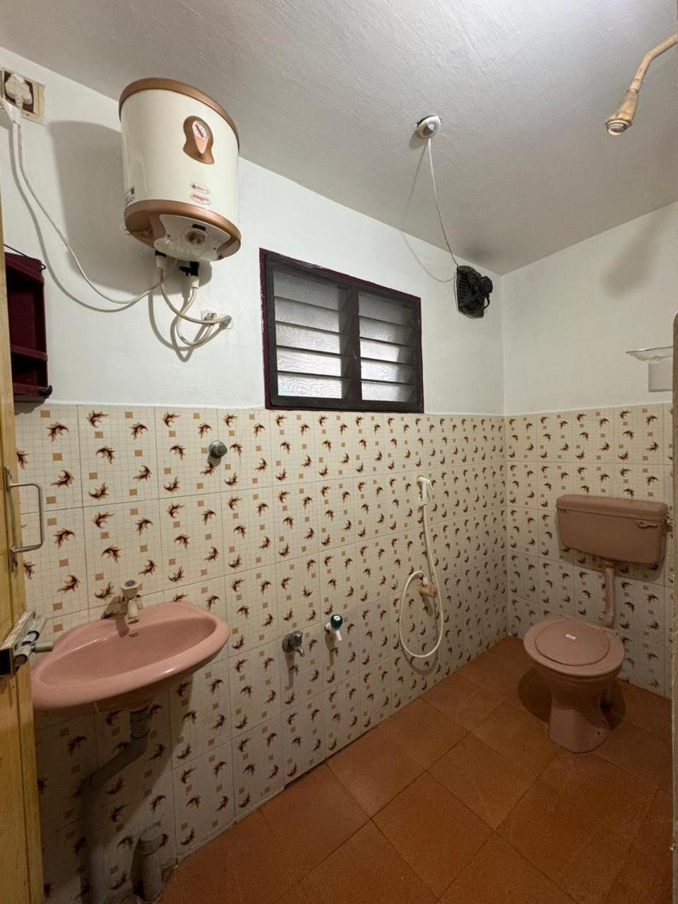 Two-Bedroom House photo 3