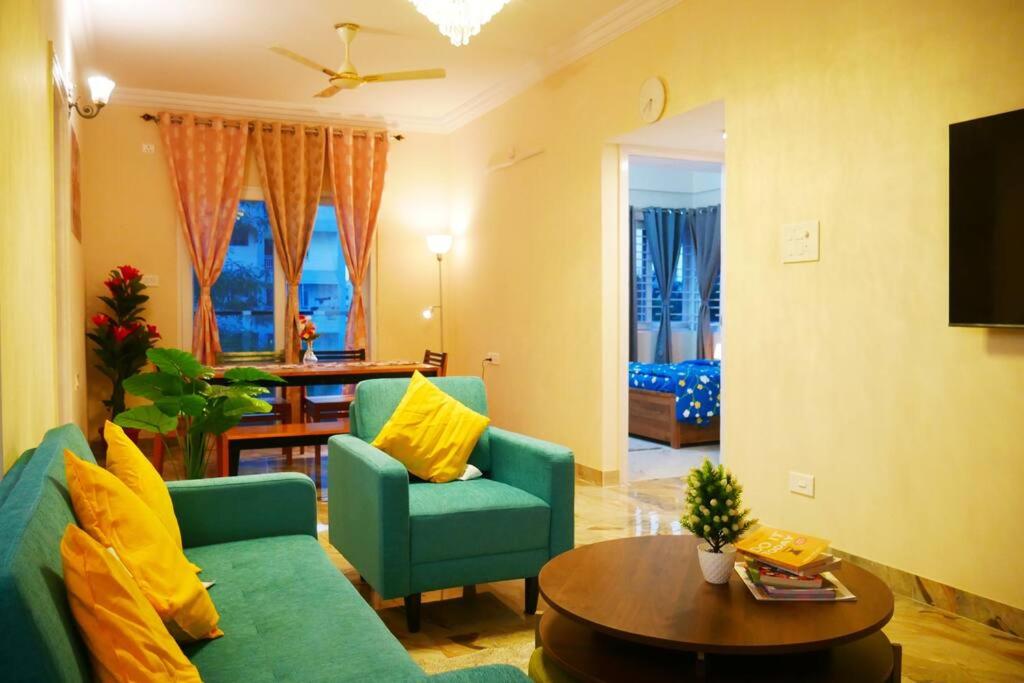 Three-Bedroom Apartment photo 2