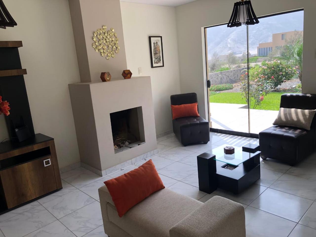 One-Bedroom House photo 1