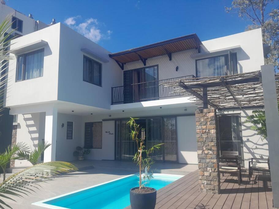 Villa photo 1