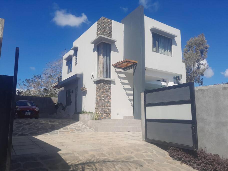 Villa photo 3