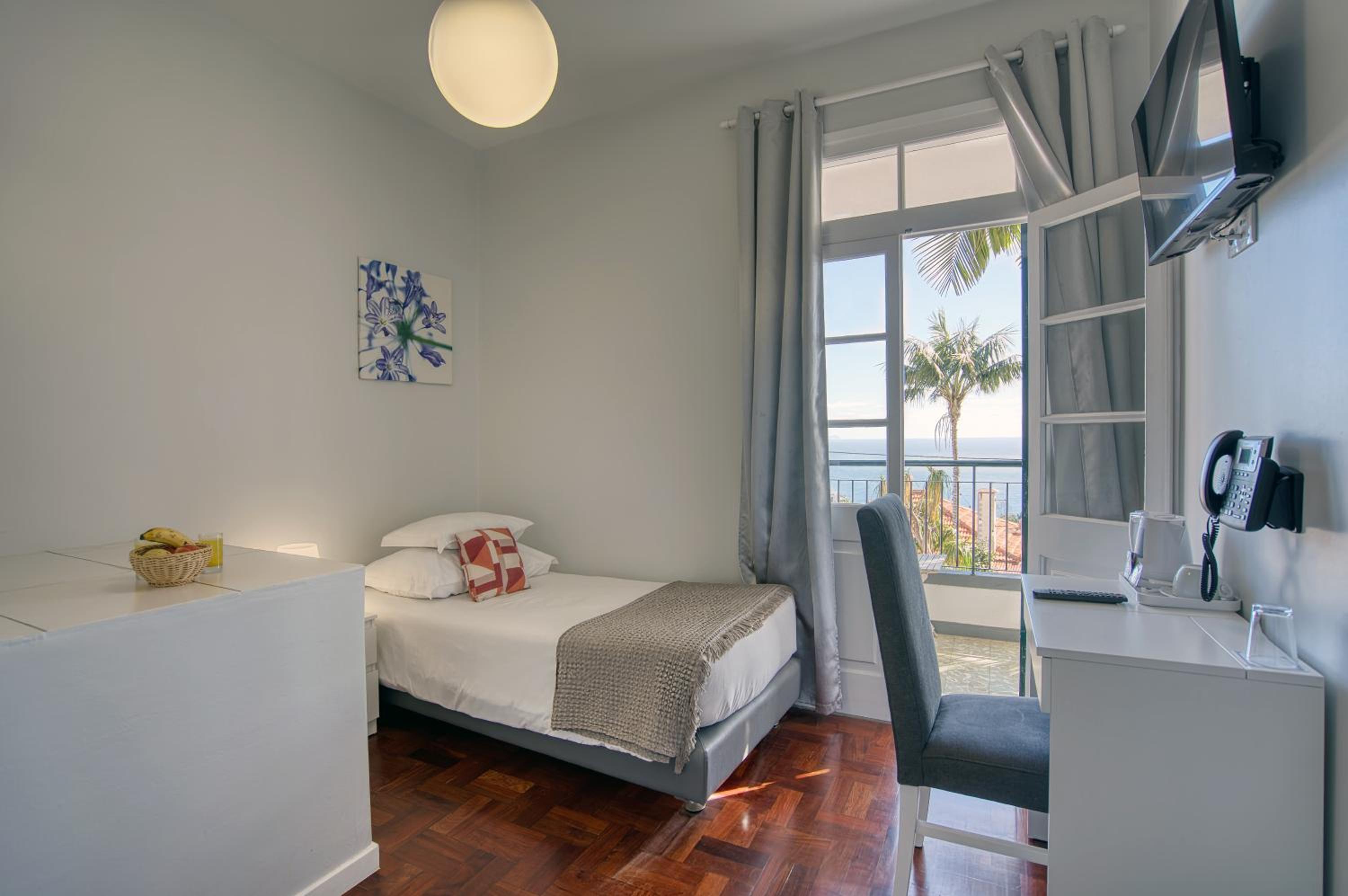 Single Room with Sea View photo 1