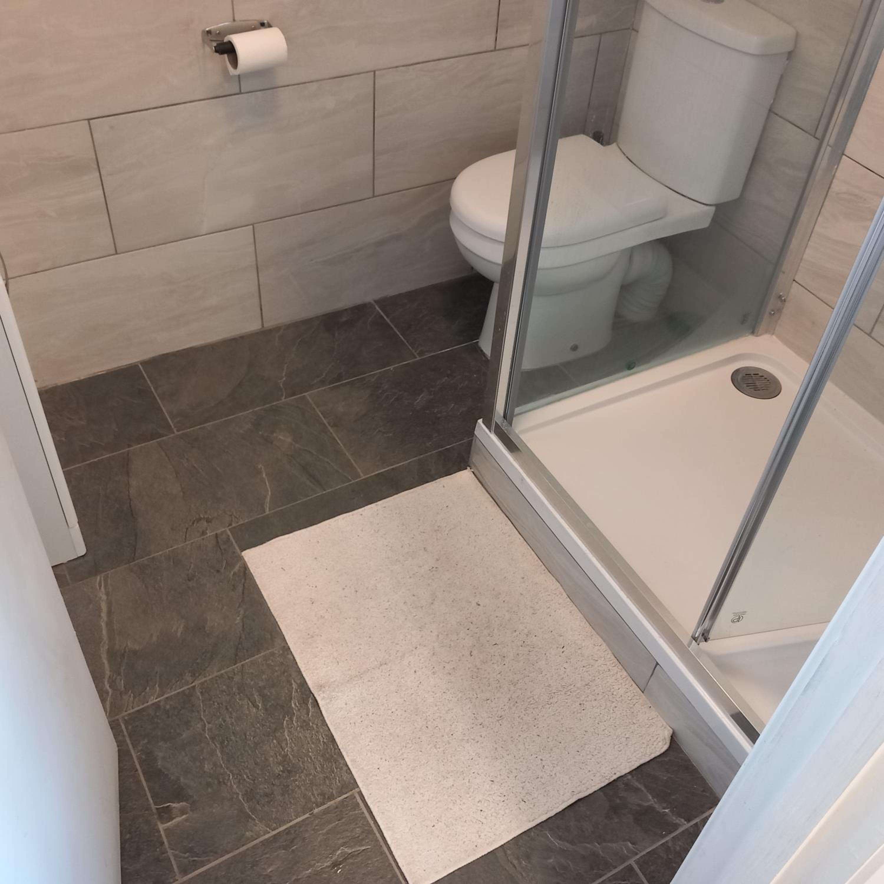 Single Room with Private Bathroom photo 3