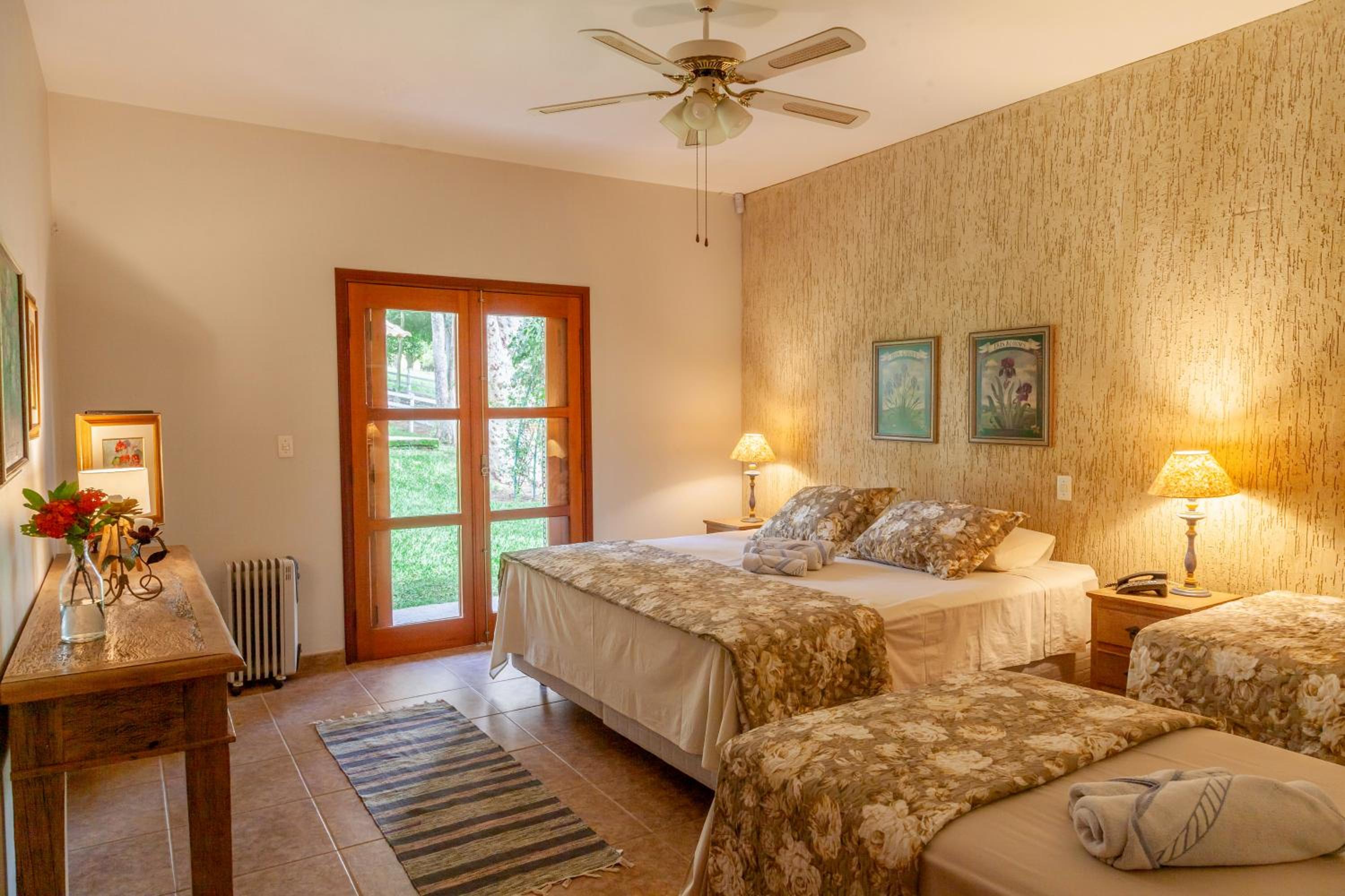 Double Room With Extra Bed photo 1