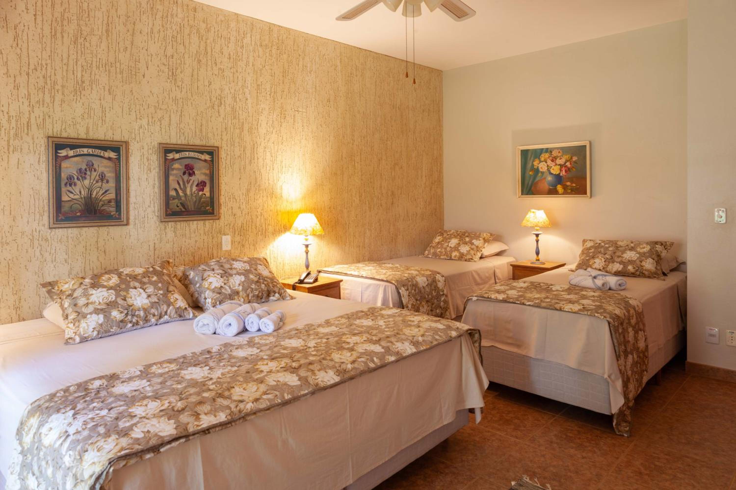 Double Room With Extra Bed photo 2