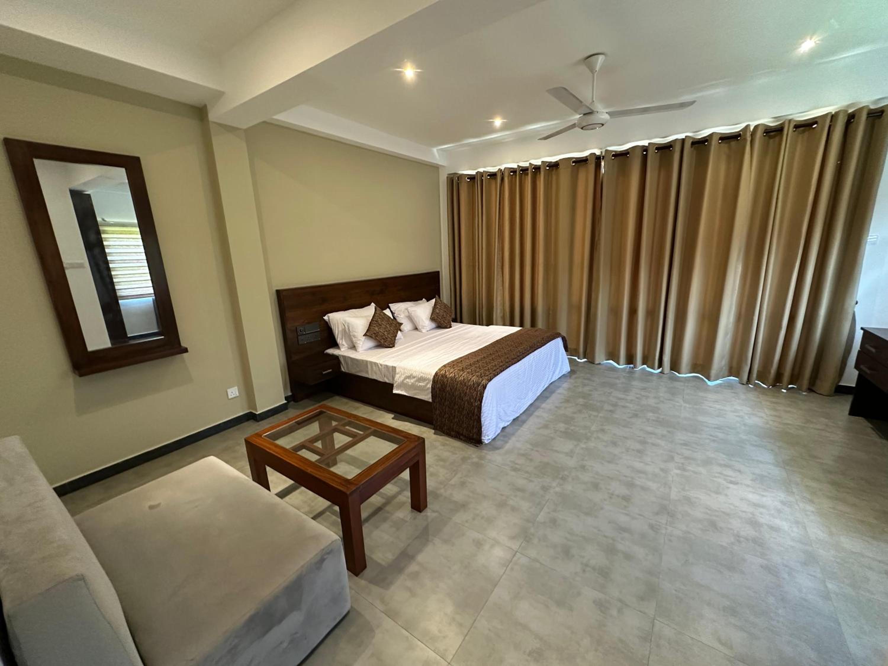 Deluxe Double Room with Balcony photo 1