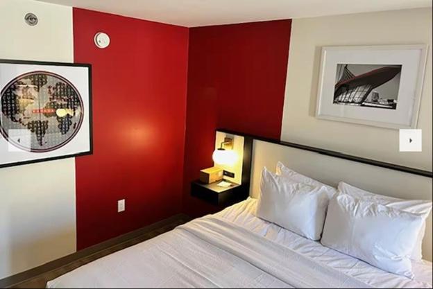 One-Bedroom King Suite - Non-Smoking - Photo 4