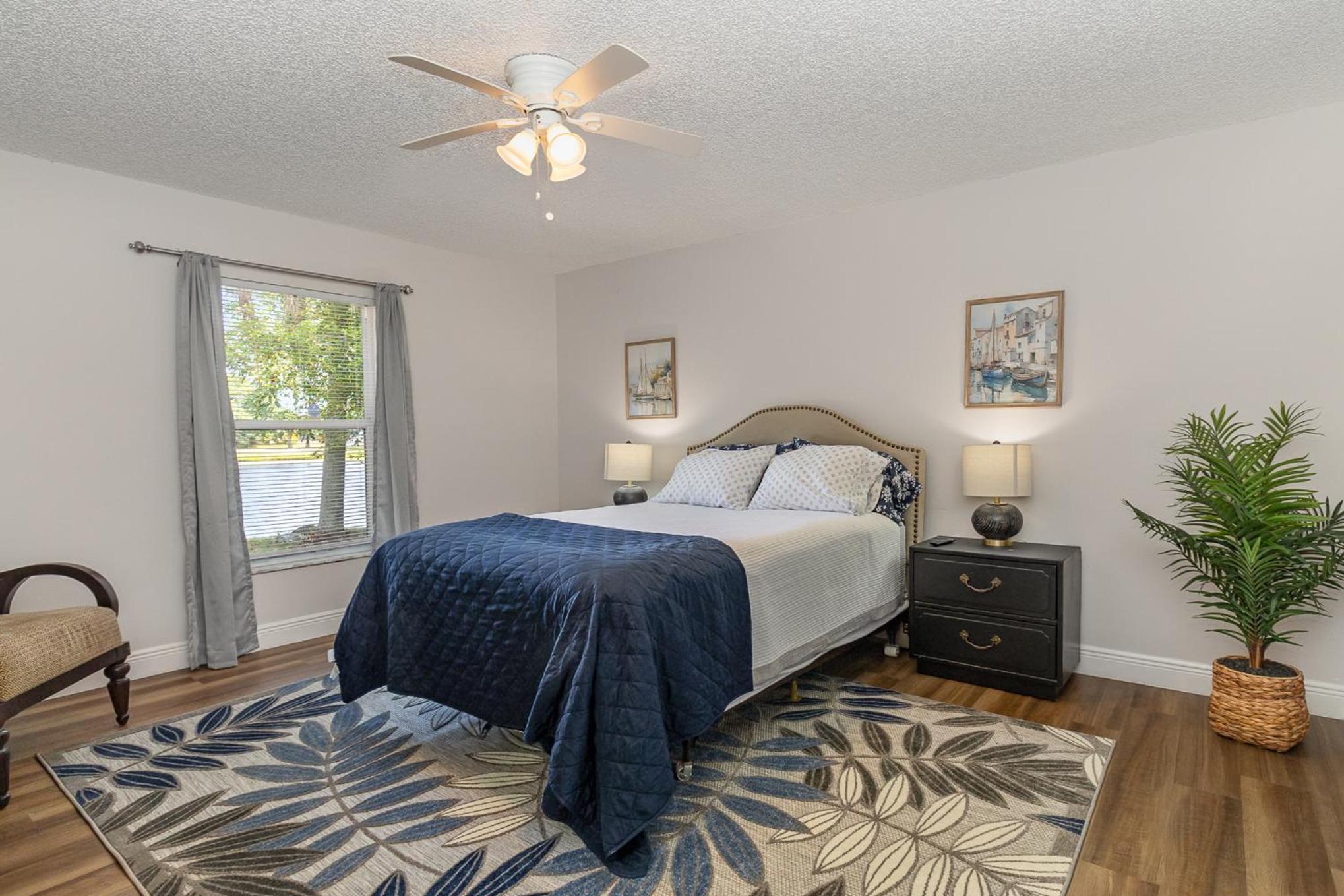 Three-Bedroom House photo 3