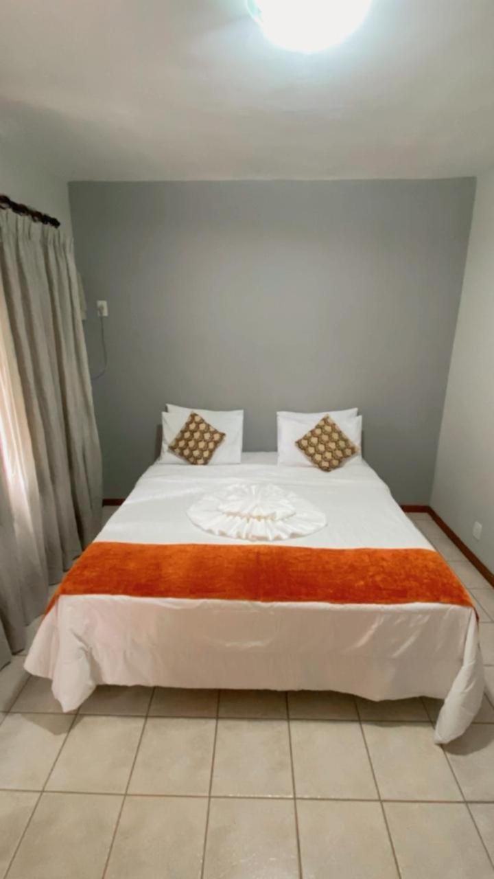 Three-Bedroom Suite photo 2
