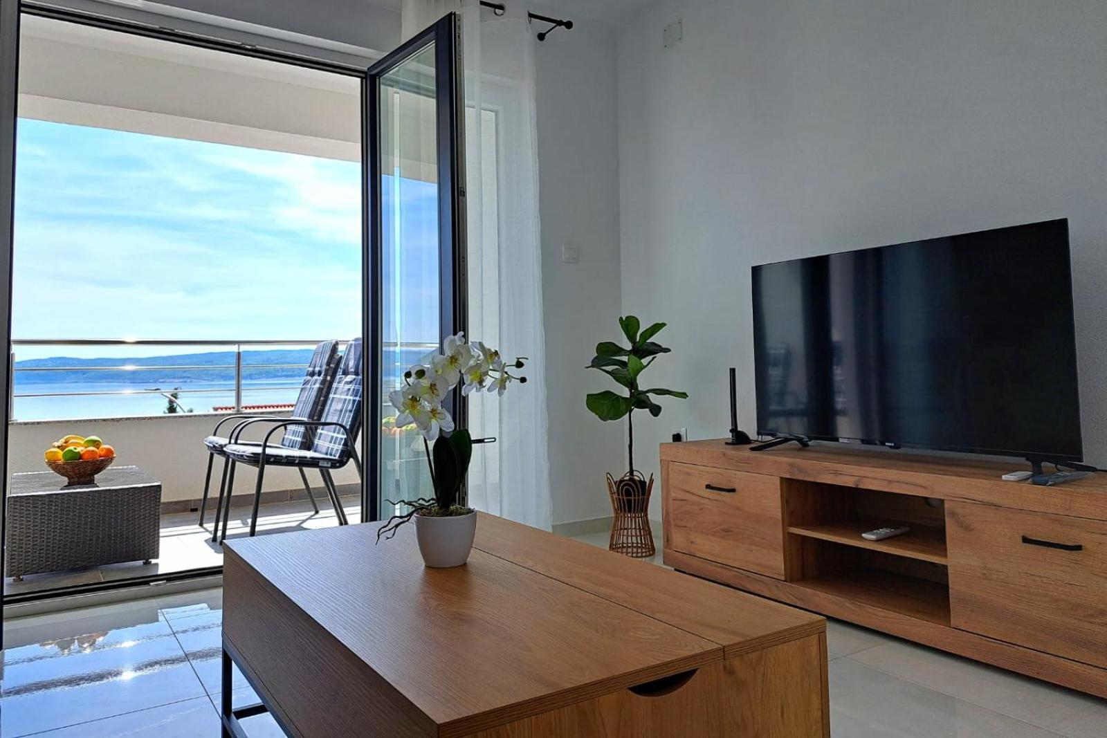 Two-Bedroom Apartment With Balcony And Sea View photo 3