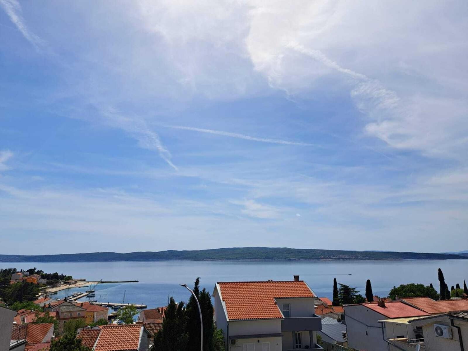 Two-Bedroom Apartment With Balcony And Sea View photo 2
