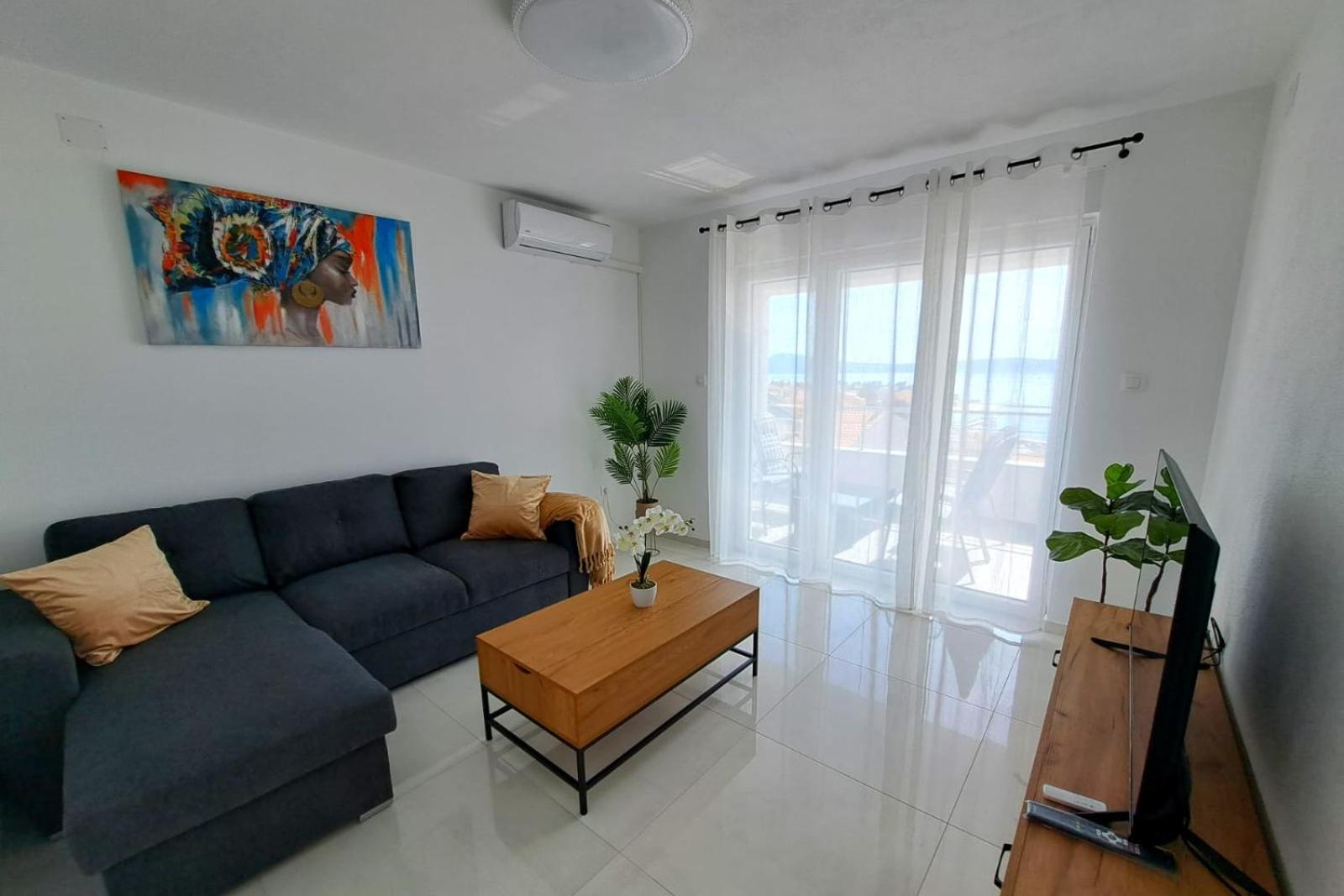 Two-Bedroom Apartment With Balcony And Sea View photo 1