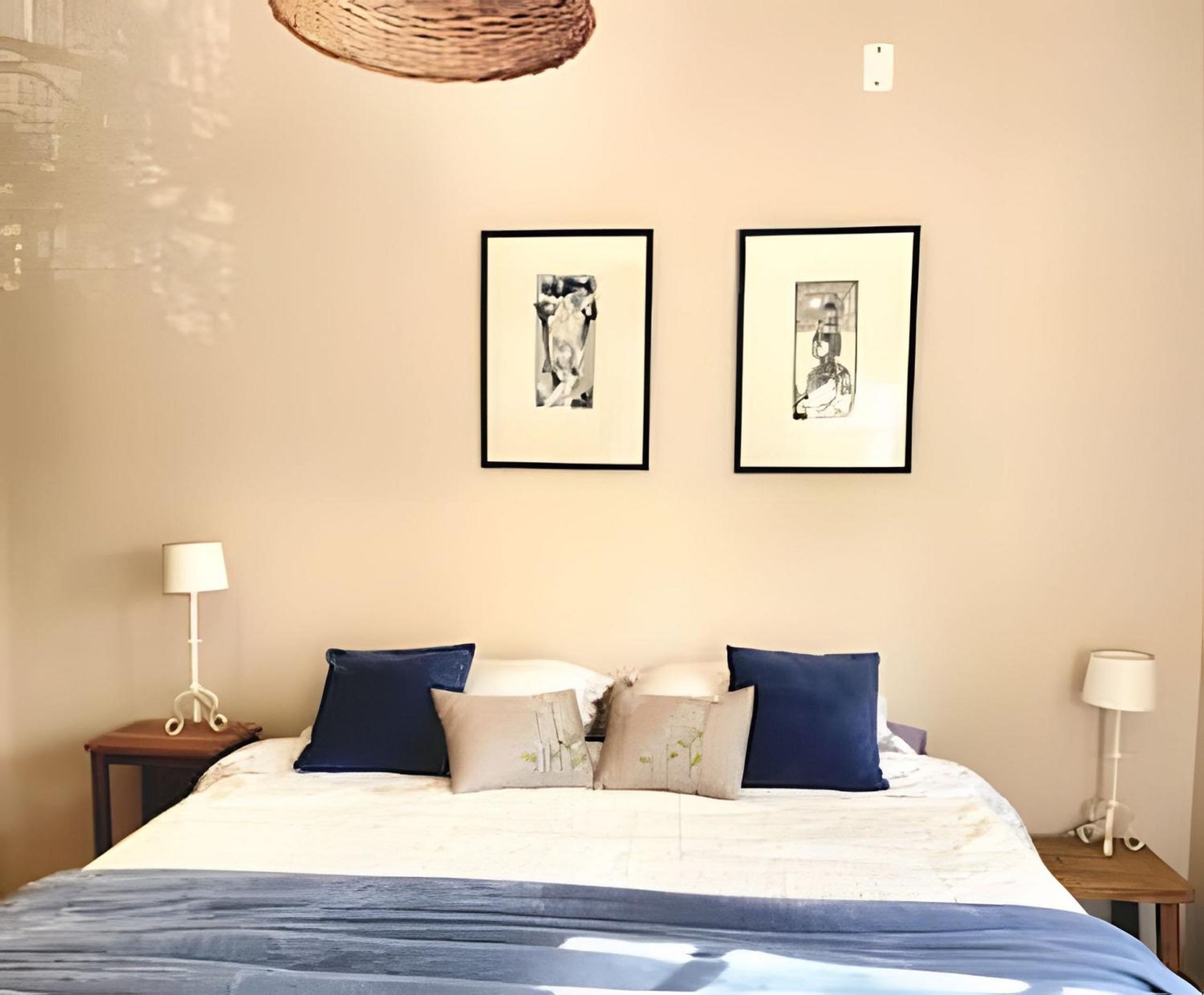 One-Bedroom Apartment photo 1