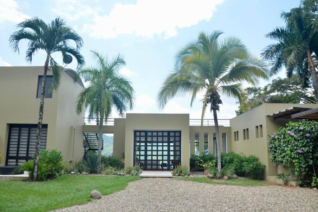 Villa photo 3