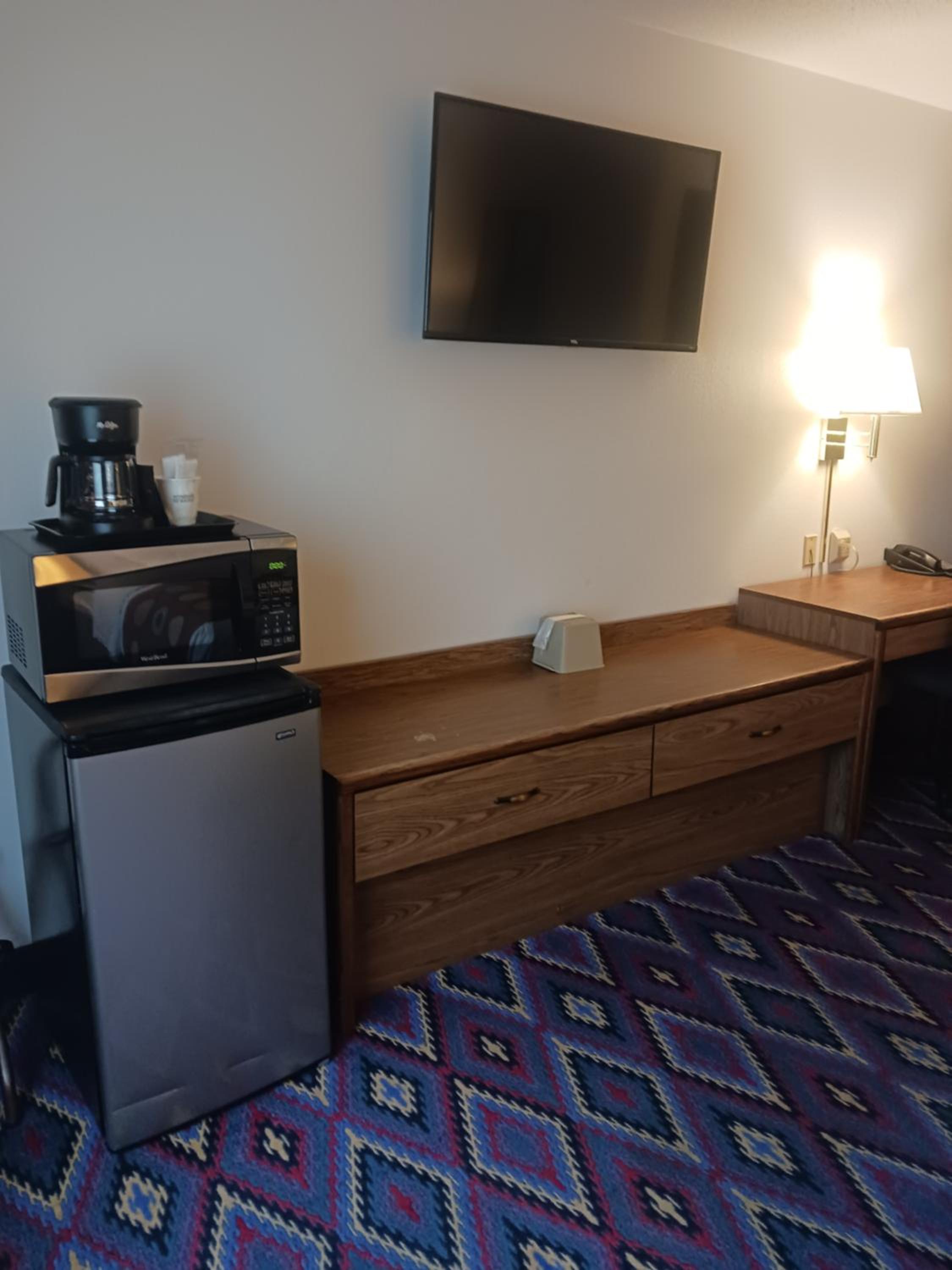Studio Suite with Three Double Beds - Non-Smoking - Photo 5