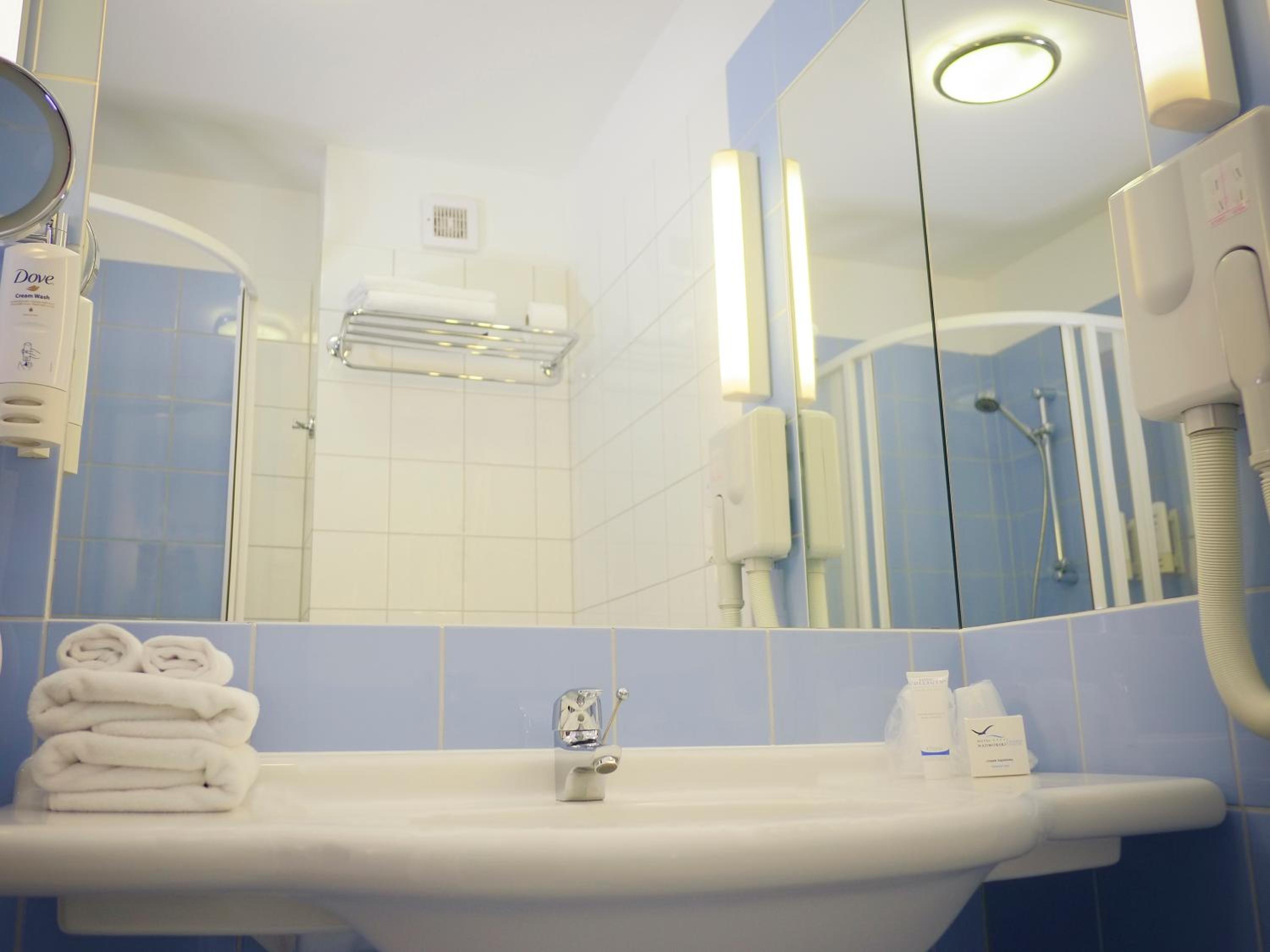 Double Room - Photo 6