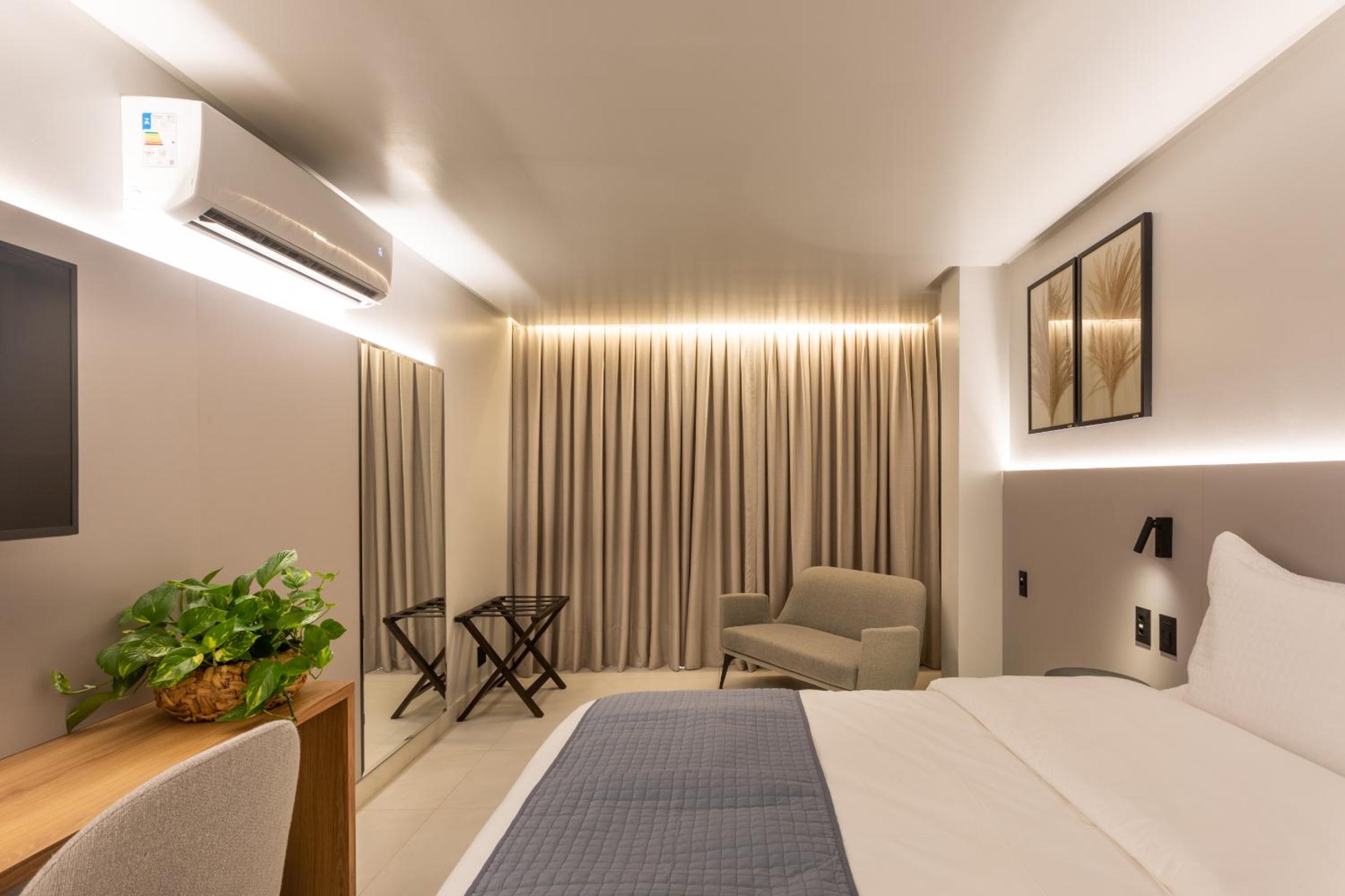 Deluxe Suite with external Bathtub