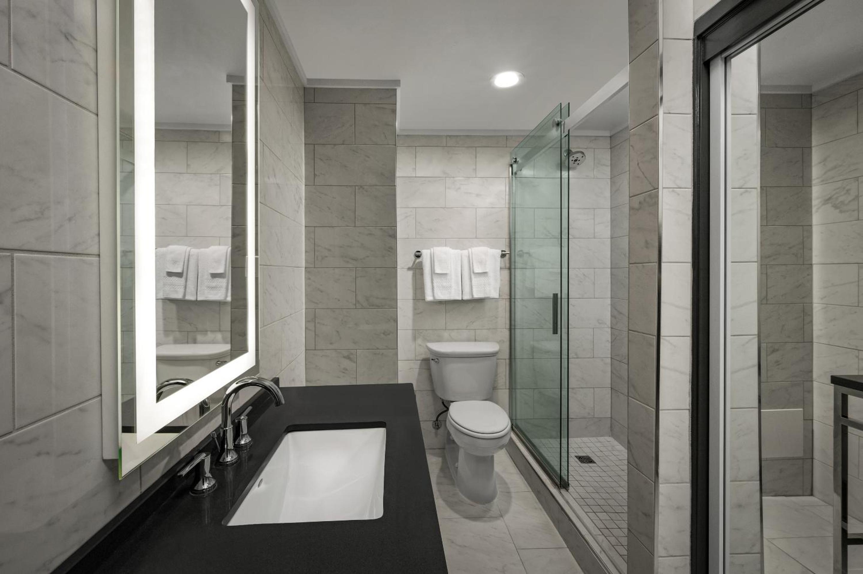 Double Room with Two Double Beds - Non-Smoking - Photo 2