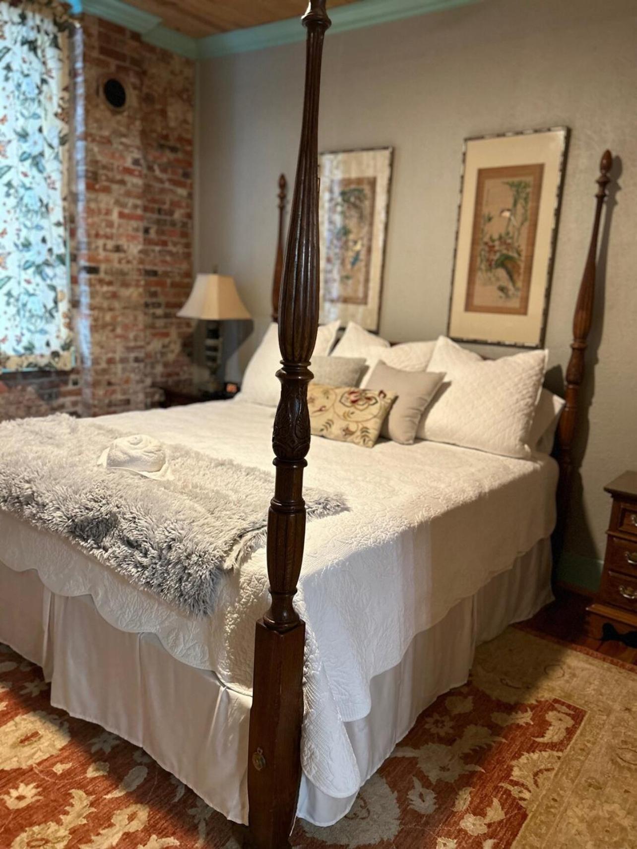 Deluxe King Suite
