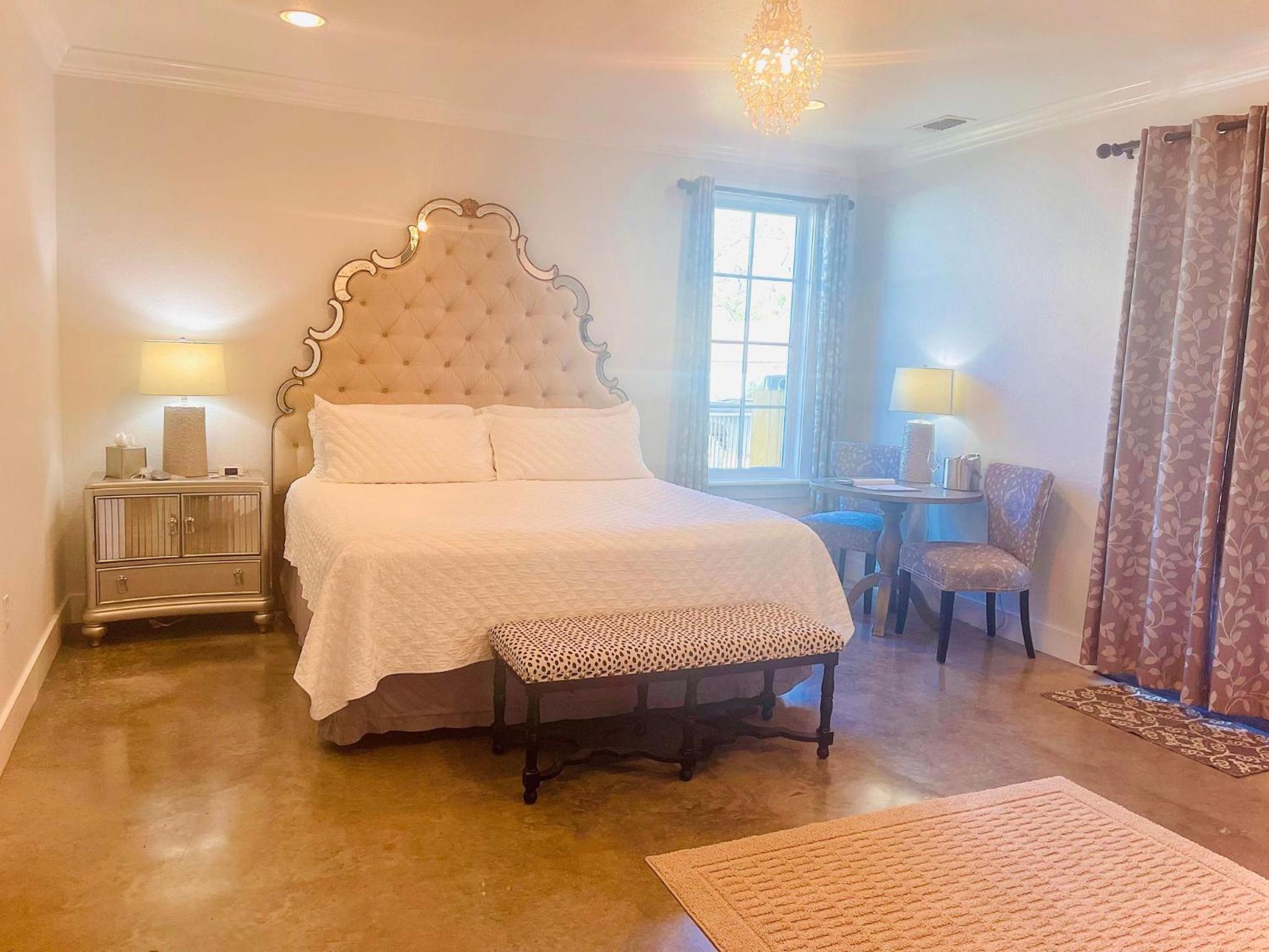 Deluxe King Room